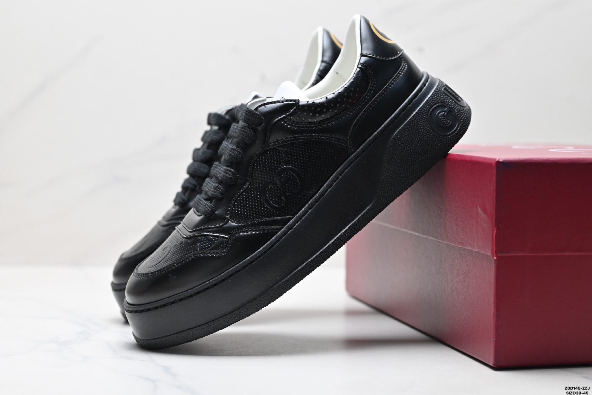 GUCCI古驰 Chunky B 饼干鞋低帮 时尚板鞋 675619 5ZXCO 9580