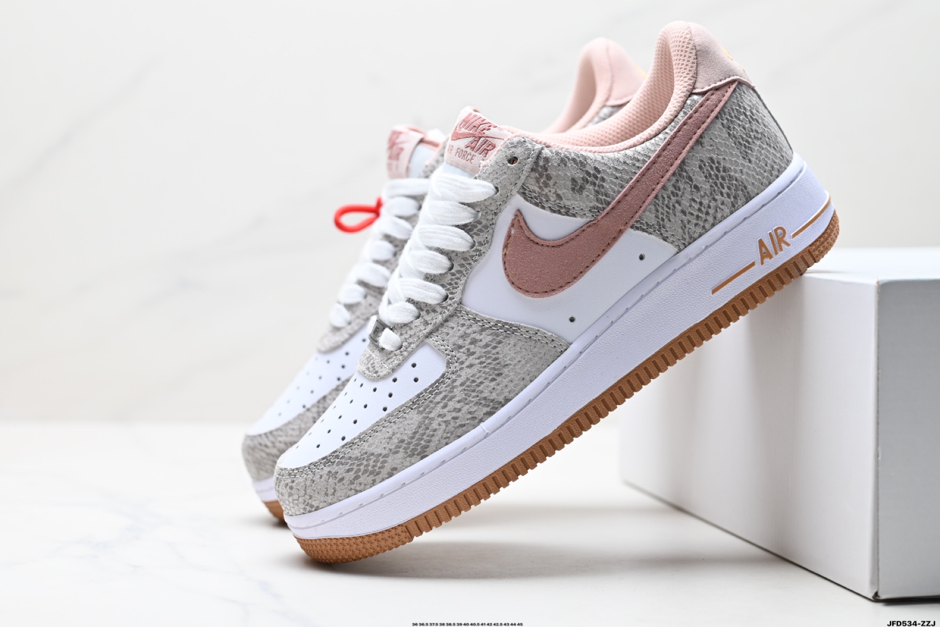NIKE AIR FORCE 1‘07  HF2898-100