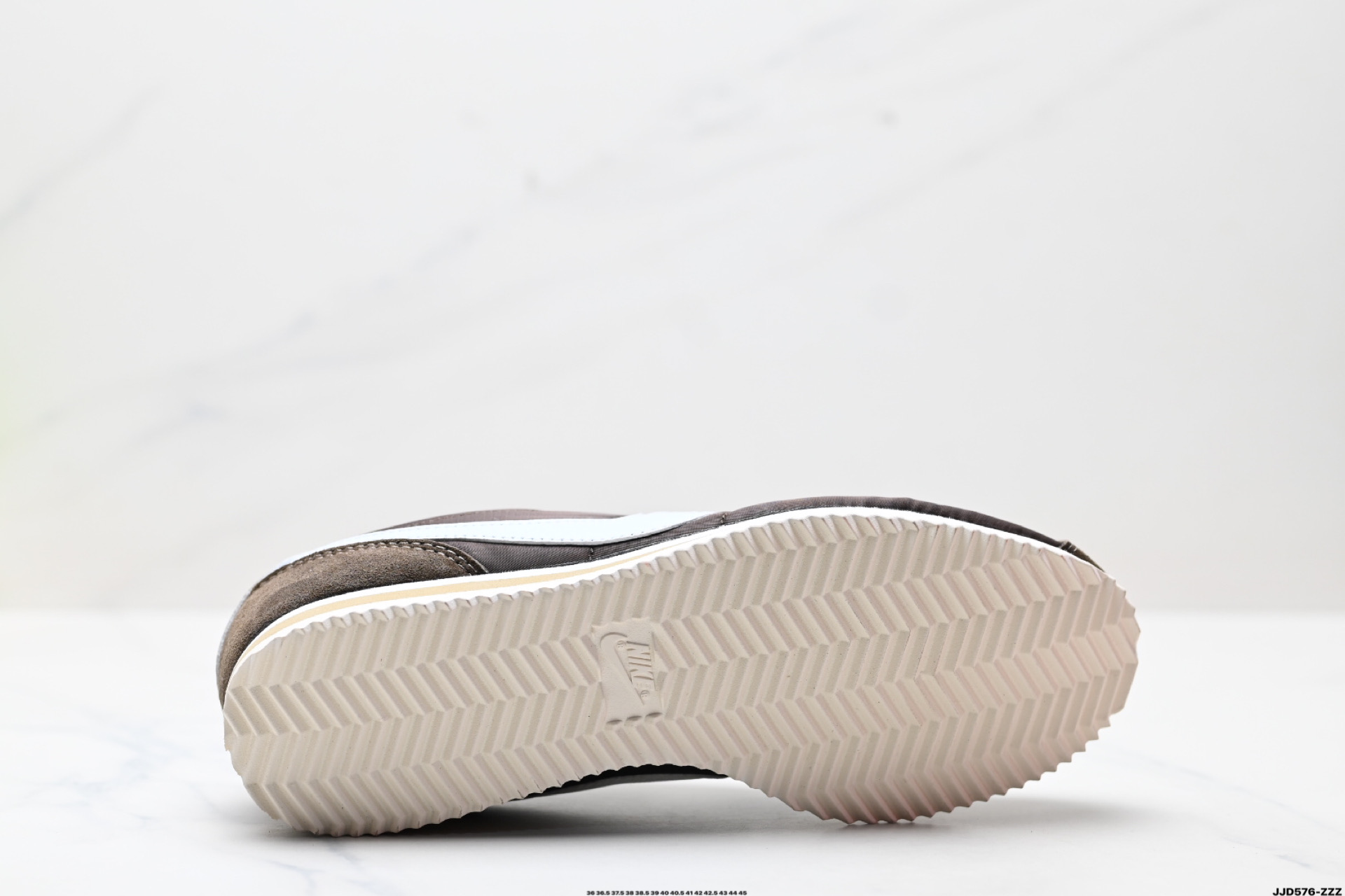 Nike Classic Cortez 耐克经典轻便舒适男子阿甘鞋休闲跑步鞋运动鞋  DZ2795-200