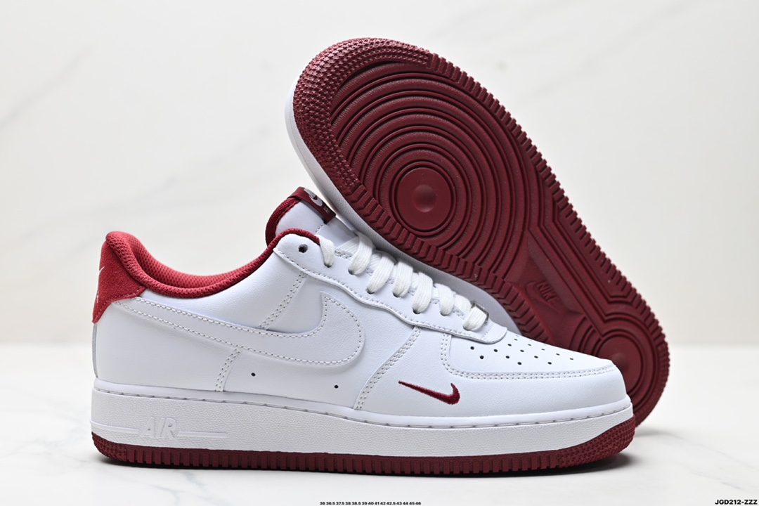 NIKE AIR FORCE 1‘07 LV8  HM9483-100