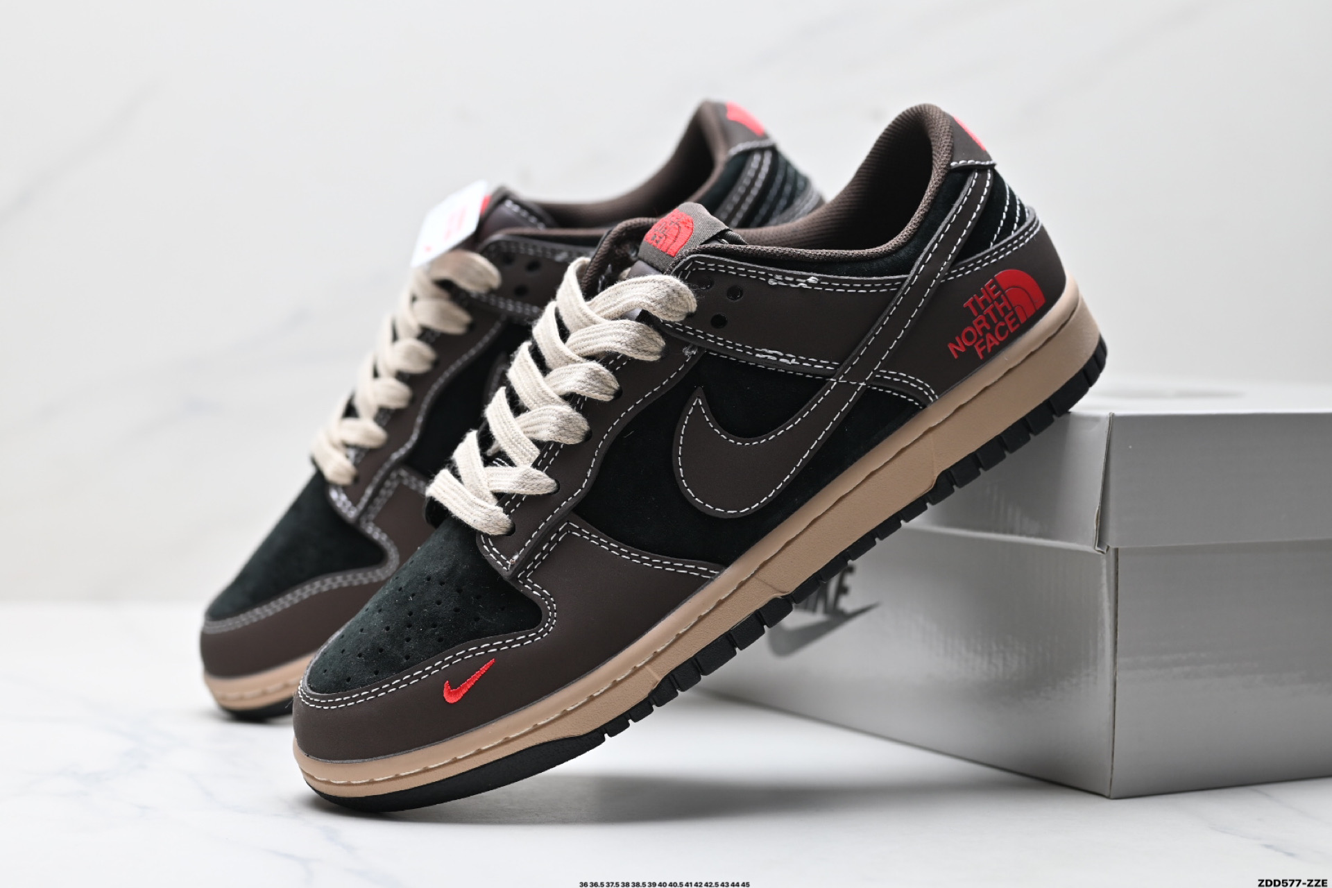 NK Dunk Low Retro “DIY高端定制” 低帮休闲运动板鞋  XX9928-028