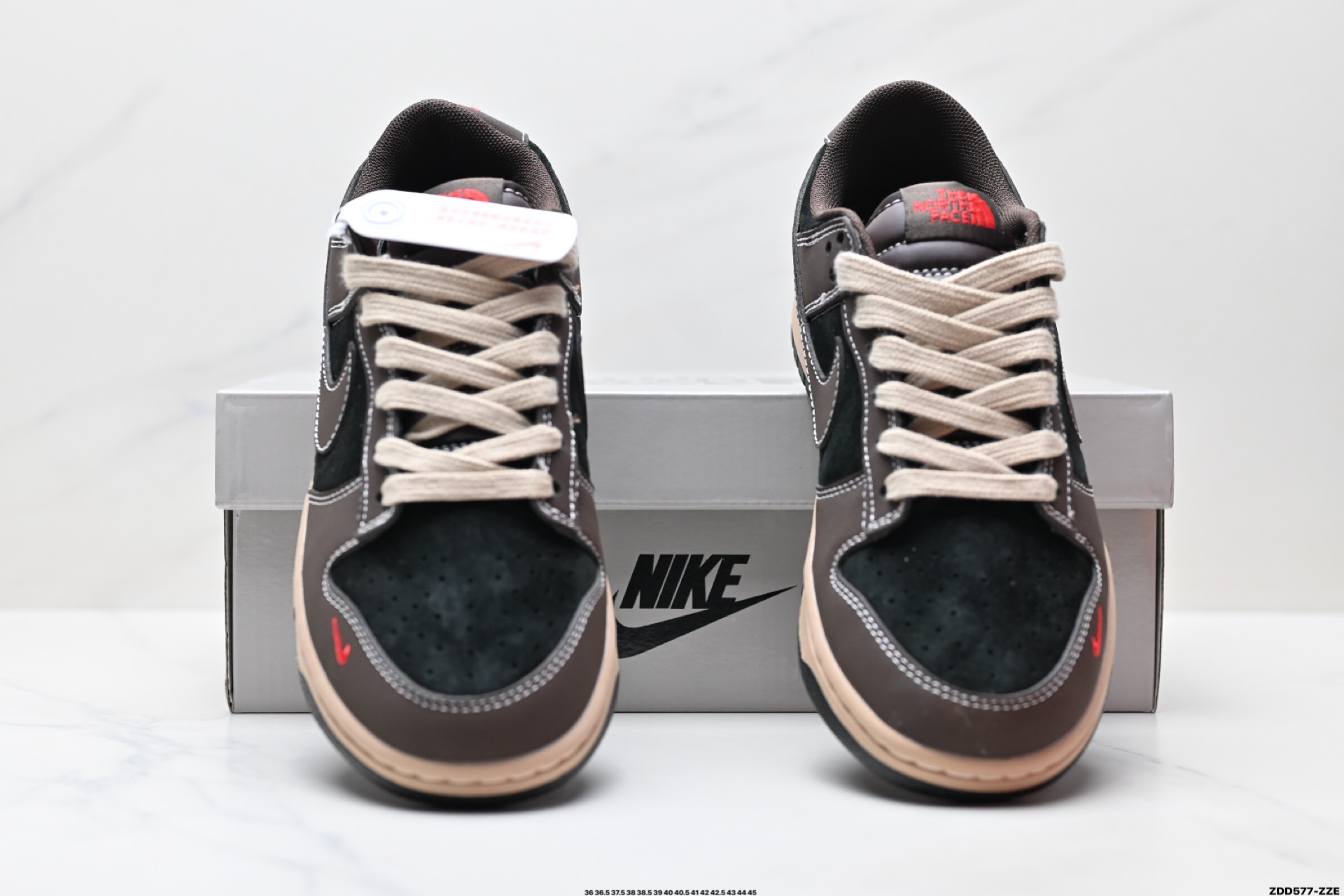 NK Dunk Low Retro “DIY高端定制” 低帮休闲运动板鞋  XX9928-028