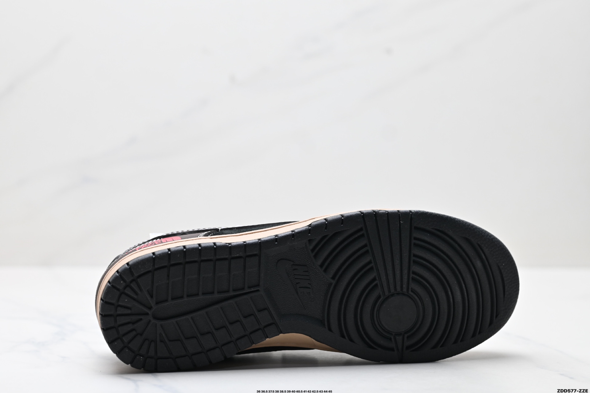 NK Dunk Low Retro “DIY高端定制” 低帮休闲运动板鞋  XX9928-028