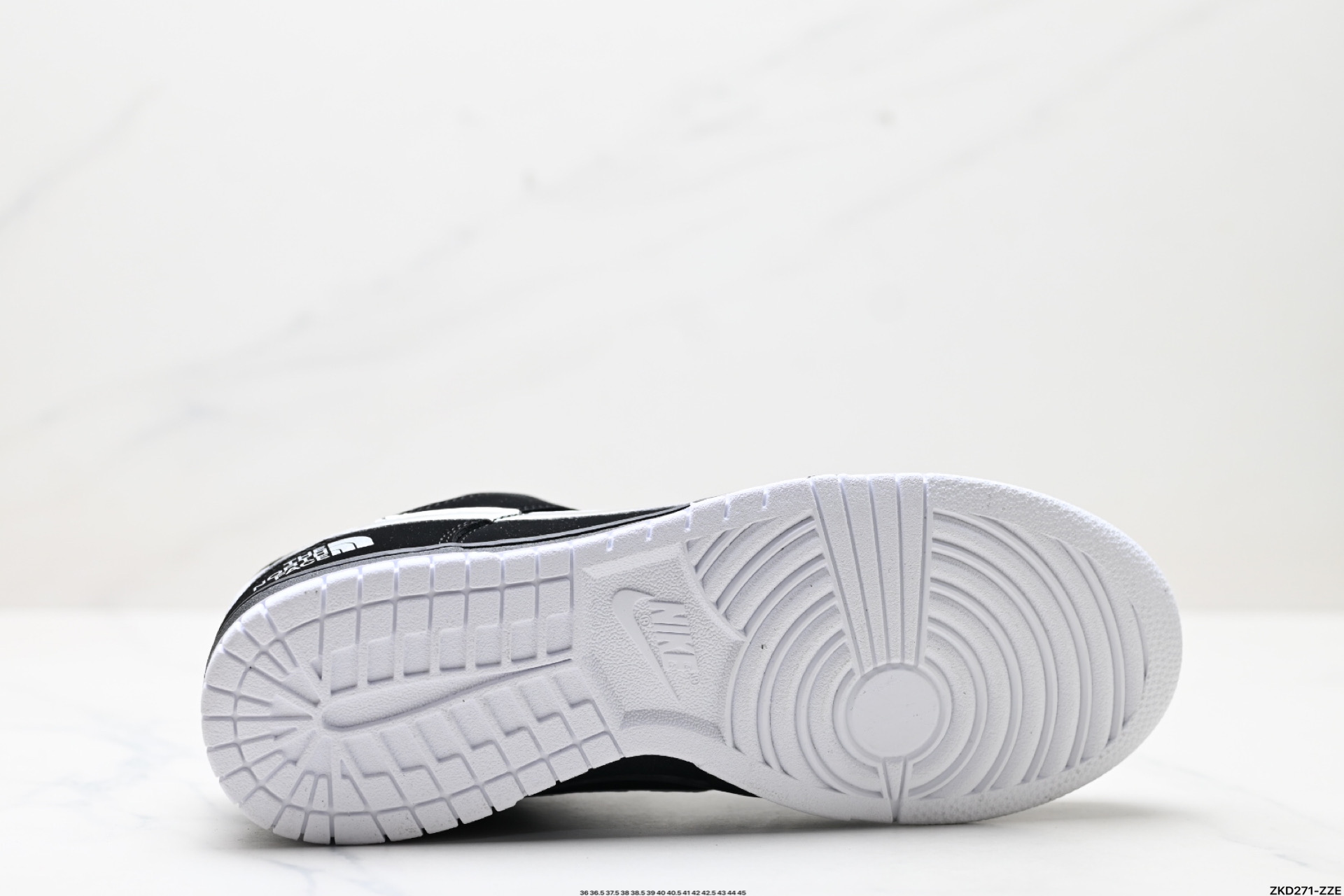 NK Dunk Low Retro “DIY高端定制” 低帮休闲运动板鞋  KK1333-024