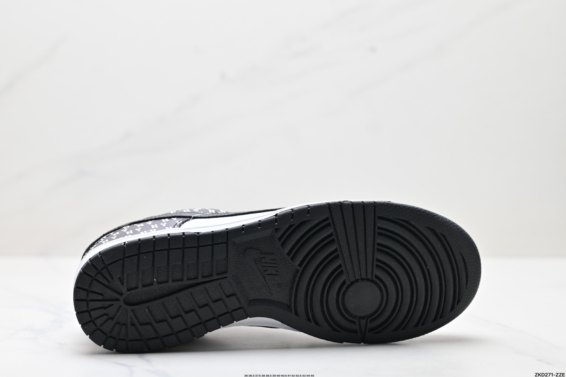 NK Dunk Low Retro “DIY高端定制” 低帮休闲运动板鞋  LW1818-111