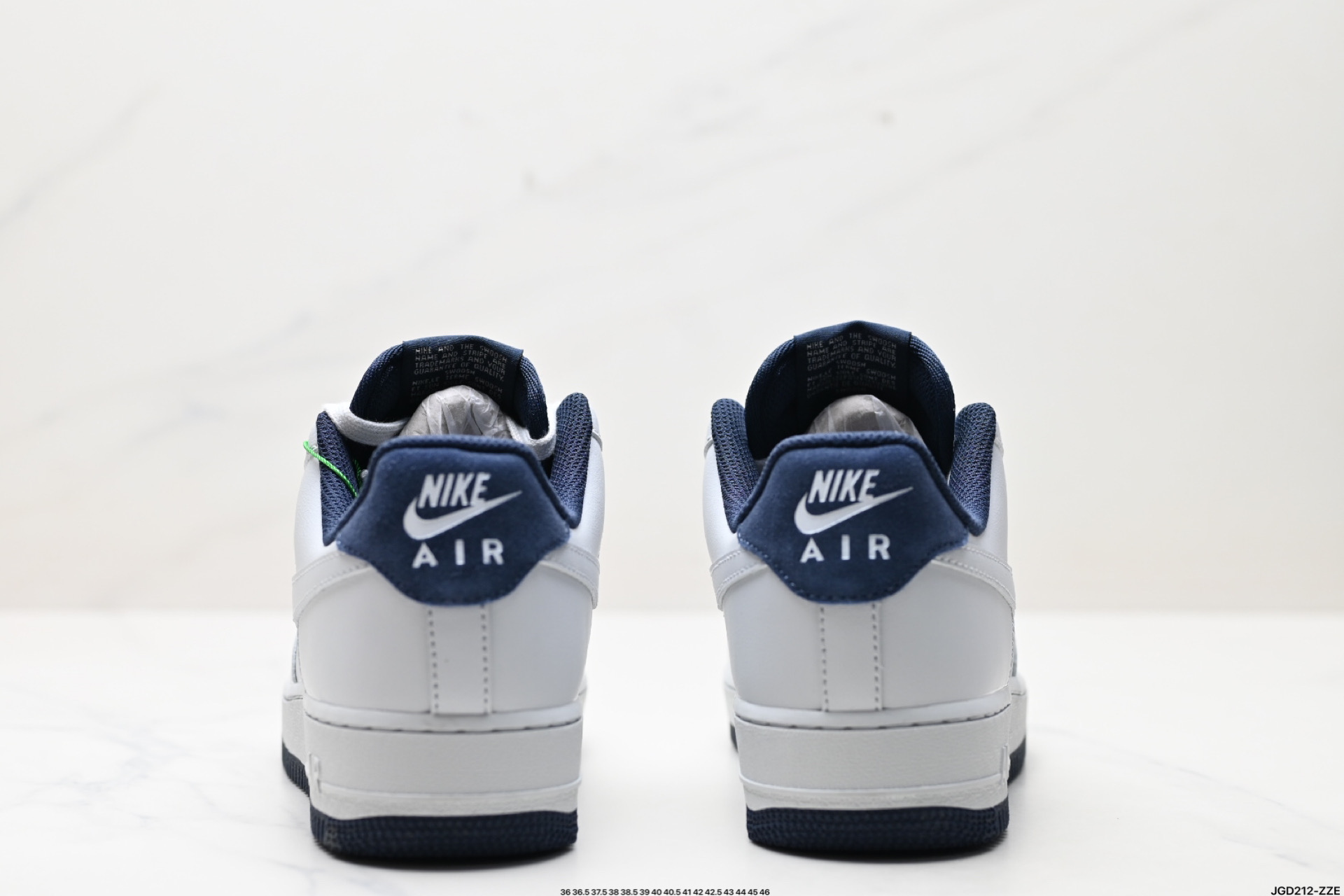 NIKE AIR FORCE 1‘07 LV8  HM9483-001