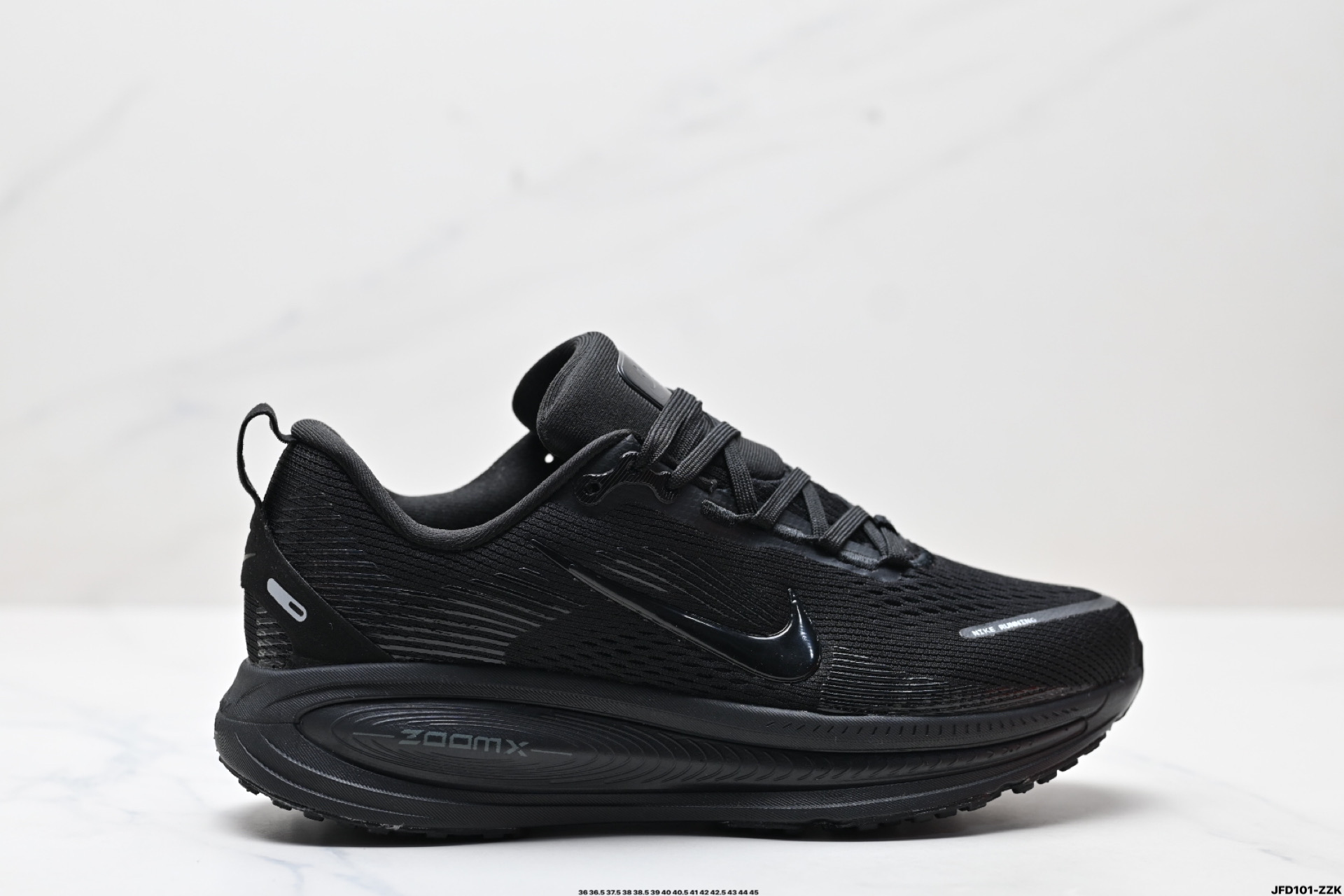 Nike VOMERO 18 耐克 舒适减震防滑 低帮跑步鞋  HM6803-200