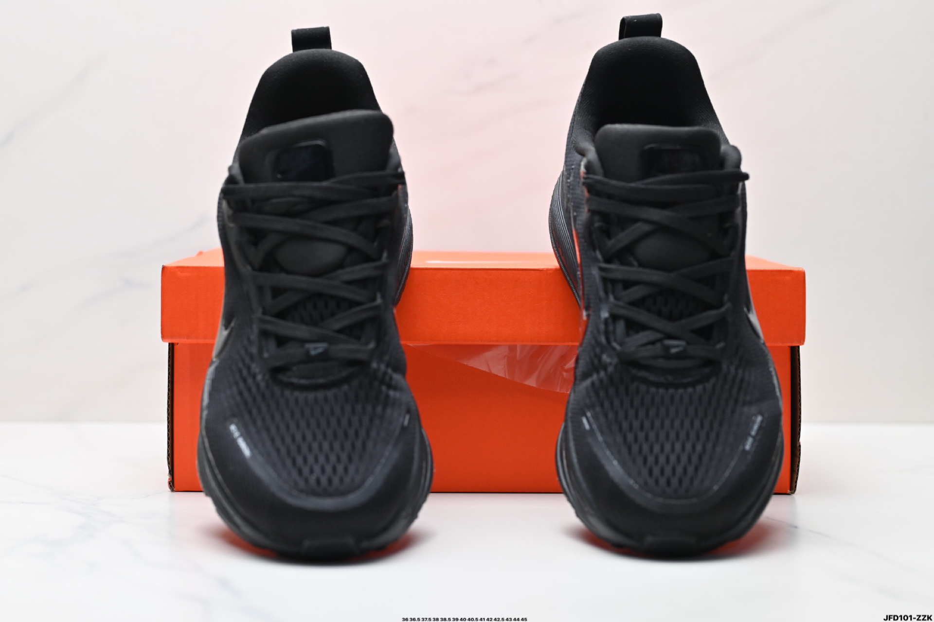 Nike VOMERO 18 耐克 舒适减震防滑 低帮跑步鞋  HM6803-200