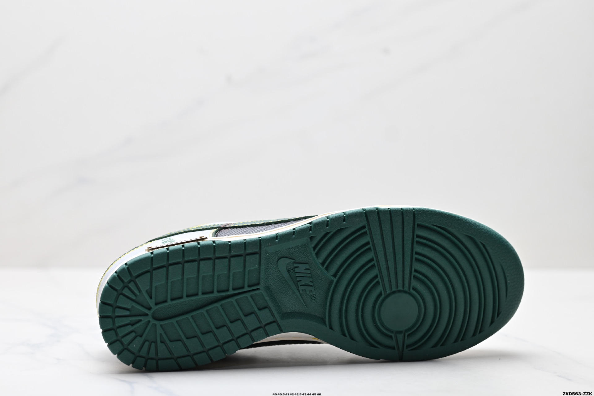 NK Dunk Low Retro “DIY高端定制” 低帮休闲运动板鞋  GB1200-006