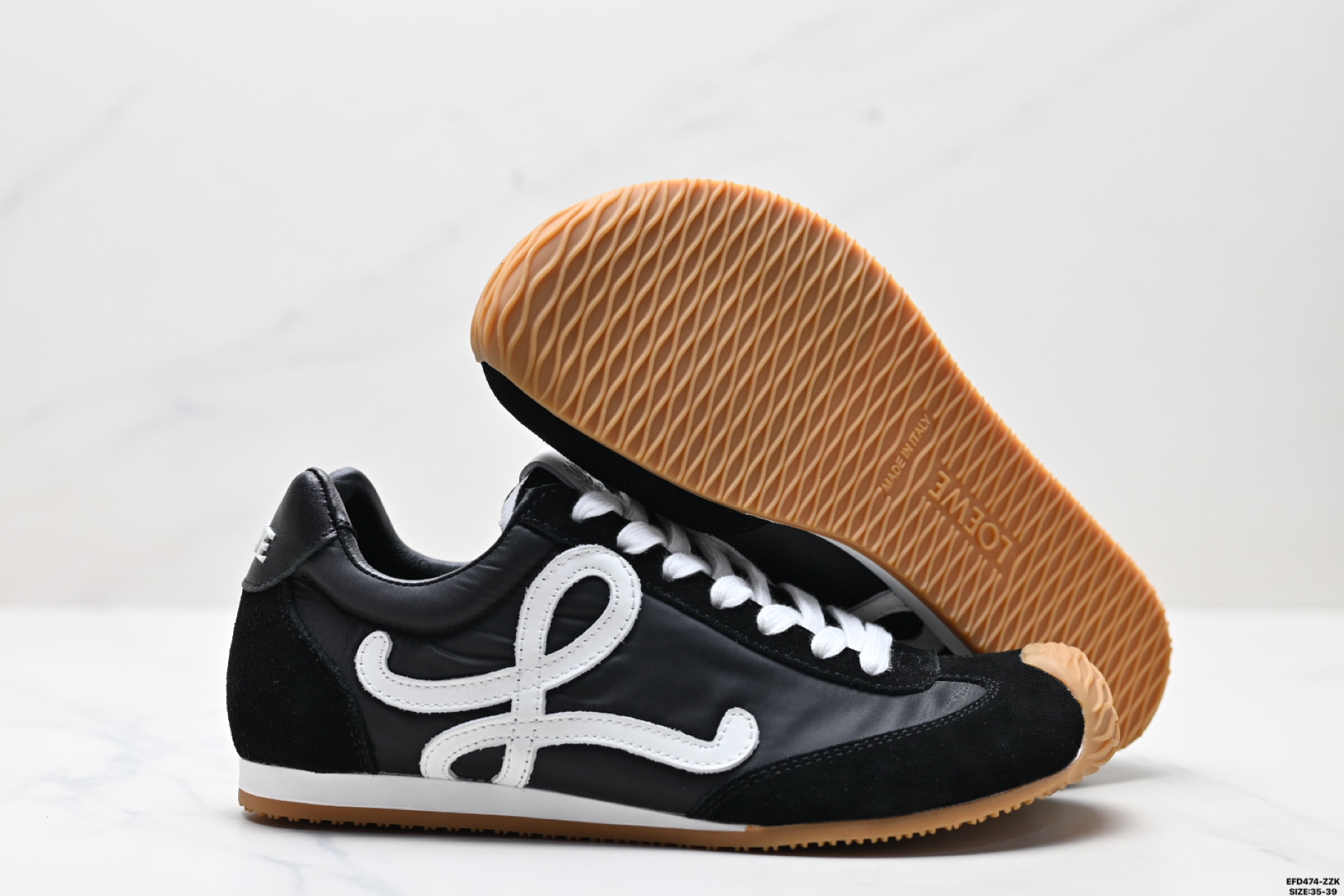 LOEWE罗意威 Ballet Runner 2.0小牛皮 圆头系带 低帮 生活休闲鞋 。 LLBR282X01