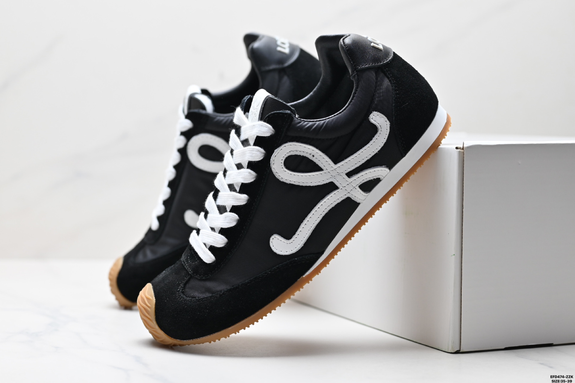 LOEWE罗意威 Ballet Runner 2.0小牛皮 圆头系带 低帮 生活休闲鞋 。 LLBR282X01