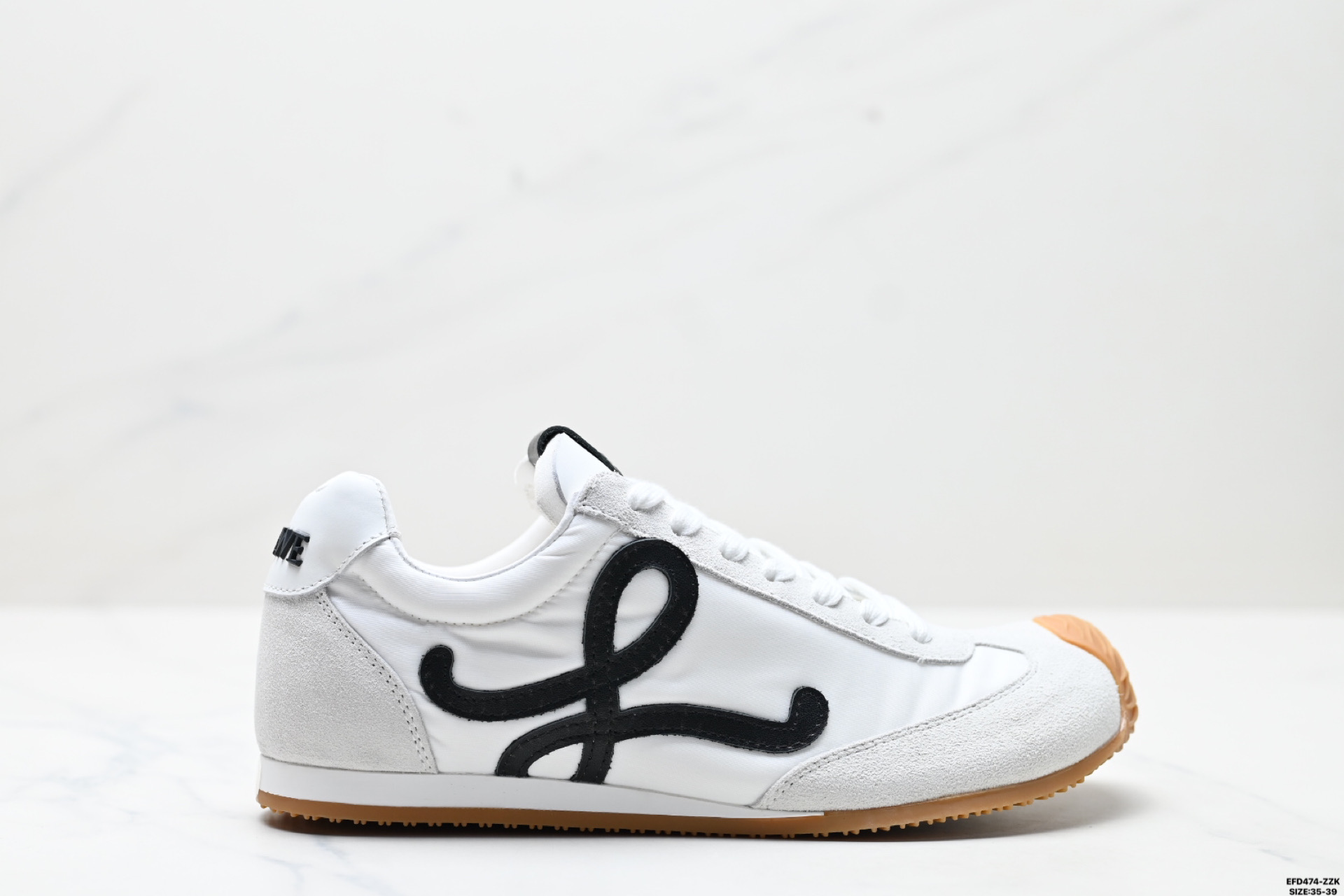 LOEWE罗意威 Ballet Runner 2.0小牛皮 圆头系带 低帮 生活休闲鞋 。 LLBR282X01