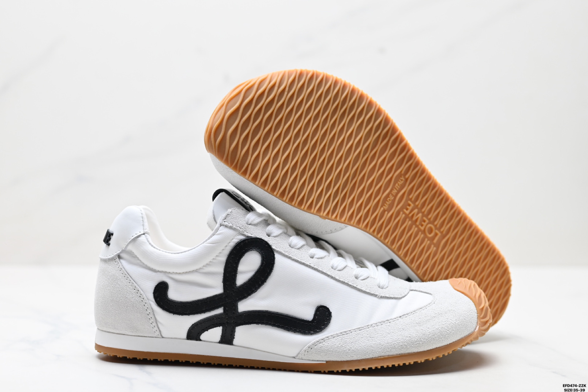 LOEWE罗意威 Ballet Runner 2.0小牛皮 圆头系带 低帮 生活休闲鞋 。 LLBR282X01