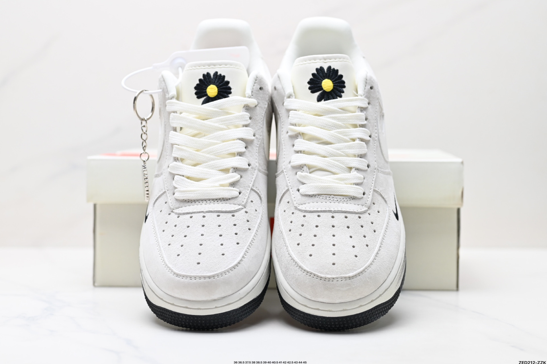 NIKE AIR FORCE 1‘07 LV8  DB3301-711