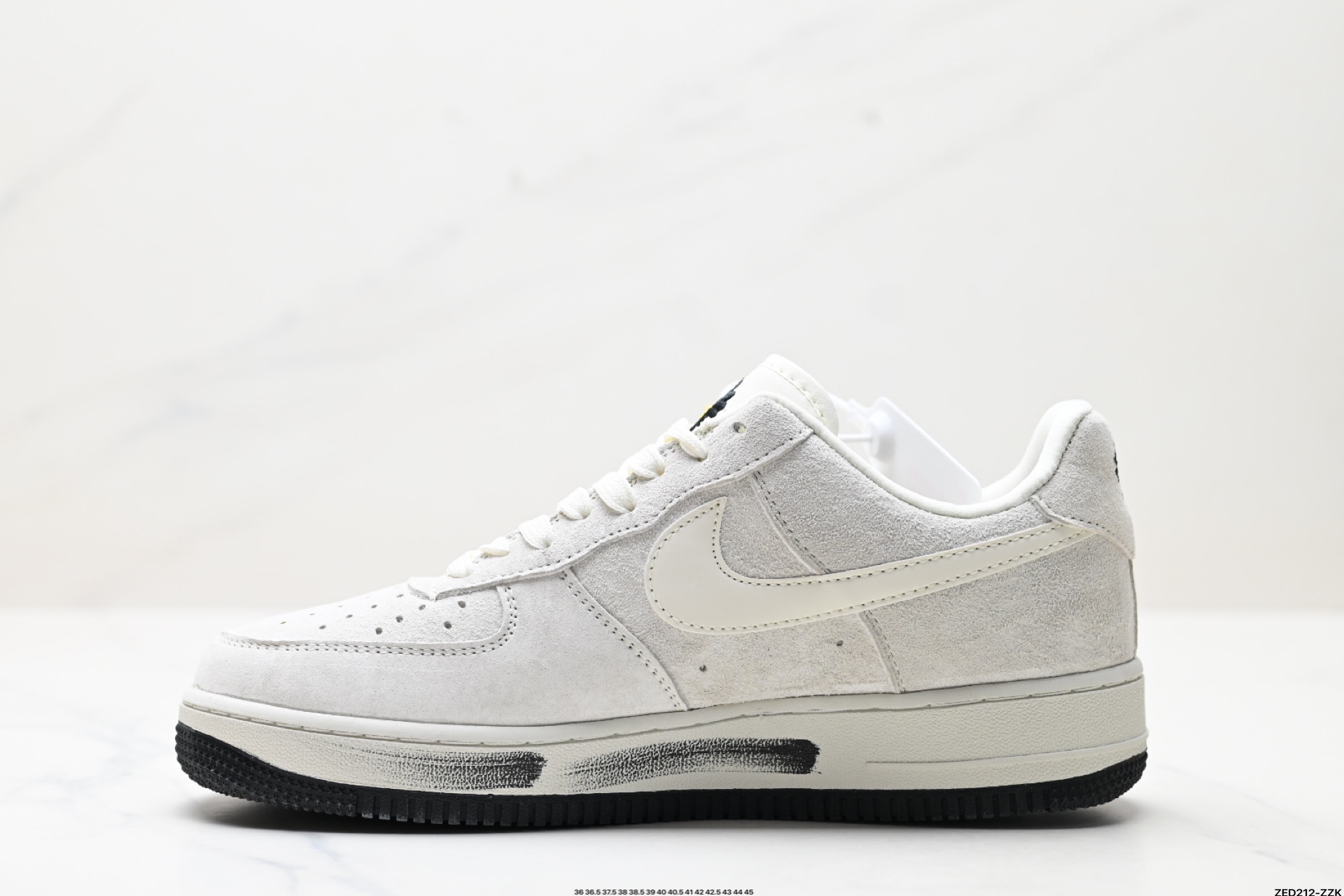 NIKE AIR FORCE 1‘07 LV8  DB3301-711