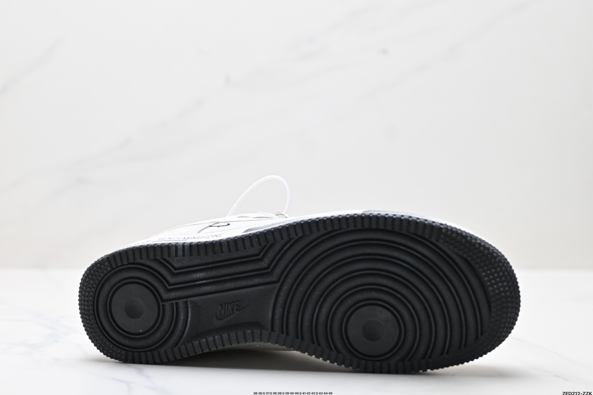 NIKE AIR FORCE 1‘07 LV8  DB3301-711