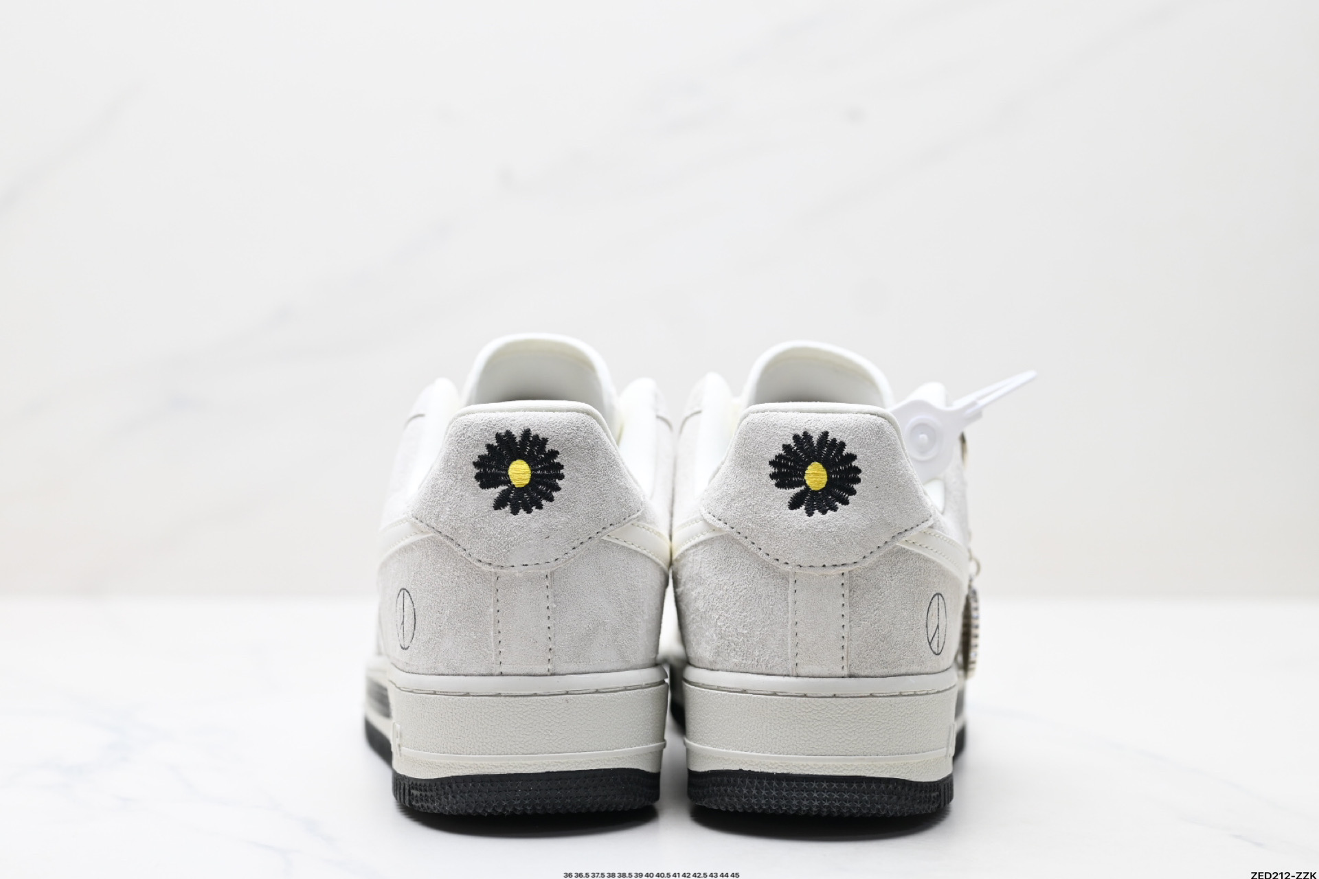 NIKE AIR FORCE 1‘07 LV8  DB3301-711