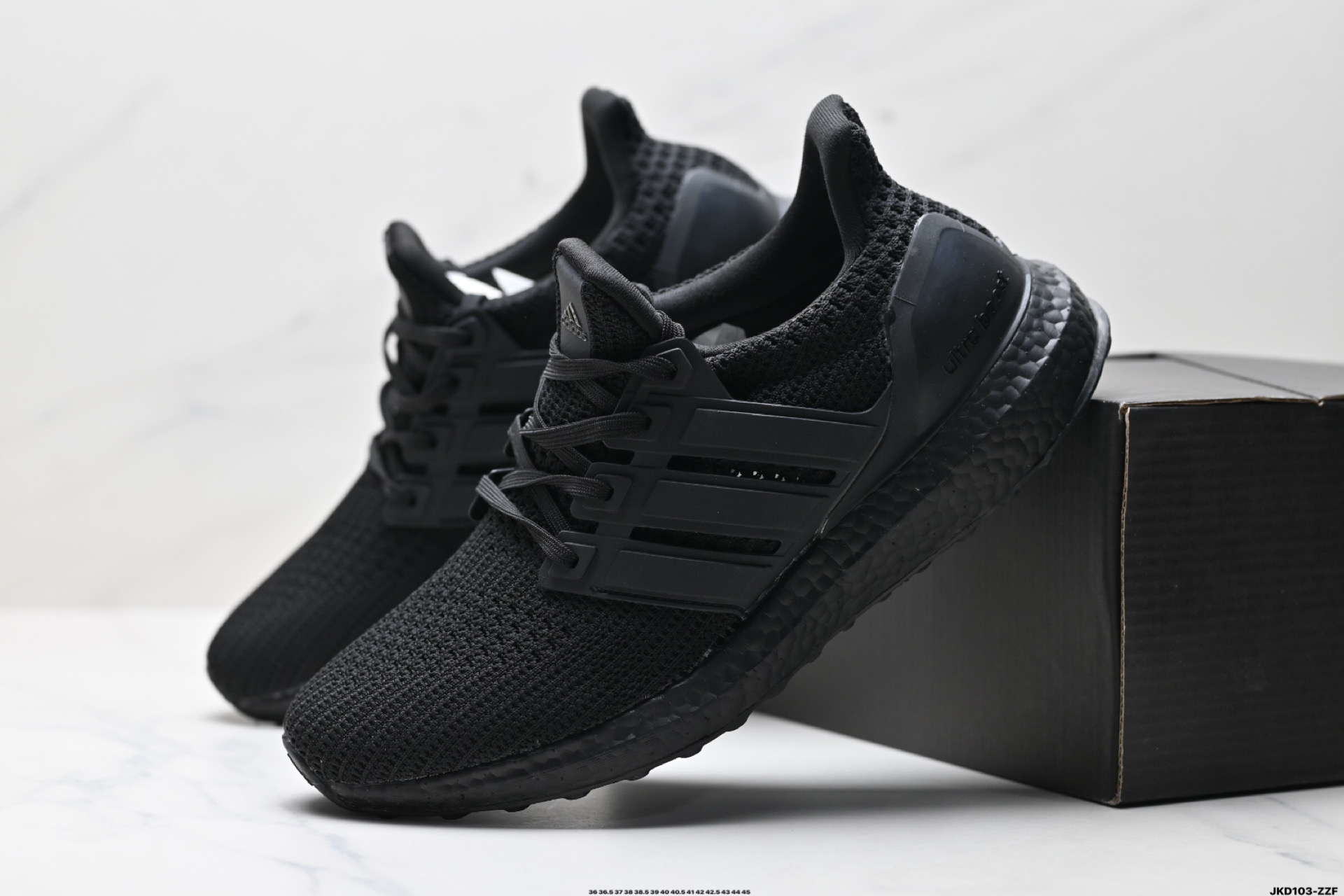 阿迪达斯Adidas Ultraboost 耐磨缓震休闲运动跑鞋  BB6168