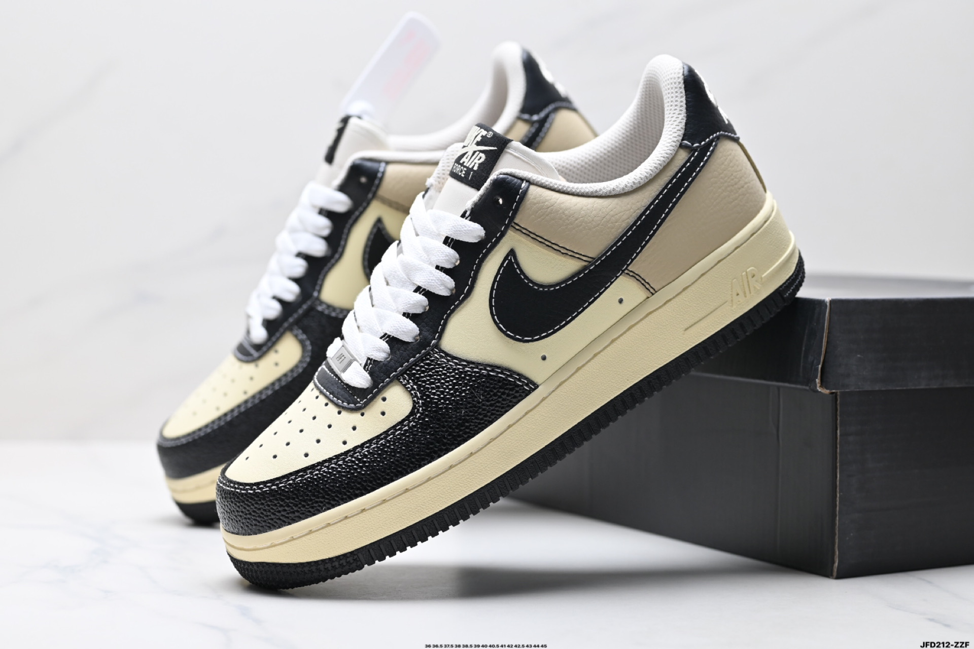 NIKE AIR FORCE 1‘07  XL2501-101