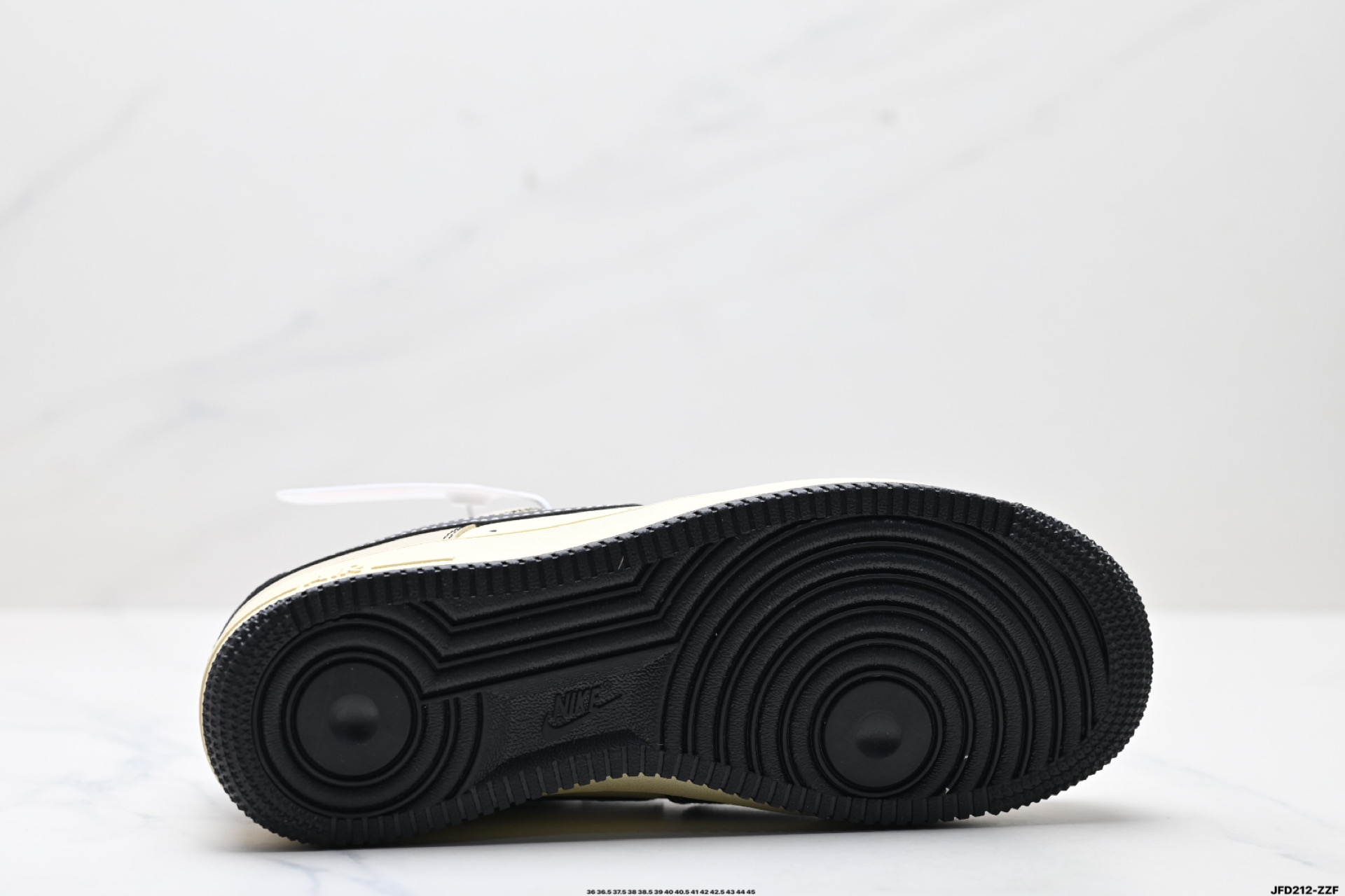 NIKE AIR FORCE 1‘07  XL2501-101