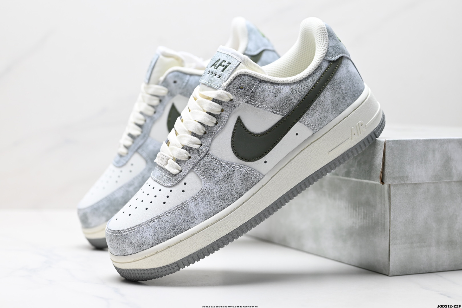 NIKE AIR FORCE 1‘07 LV8  SU0220-003