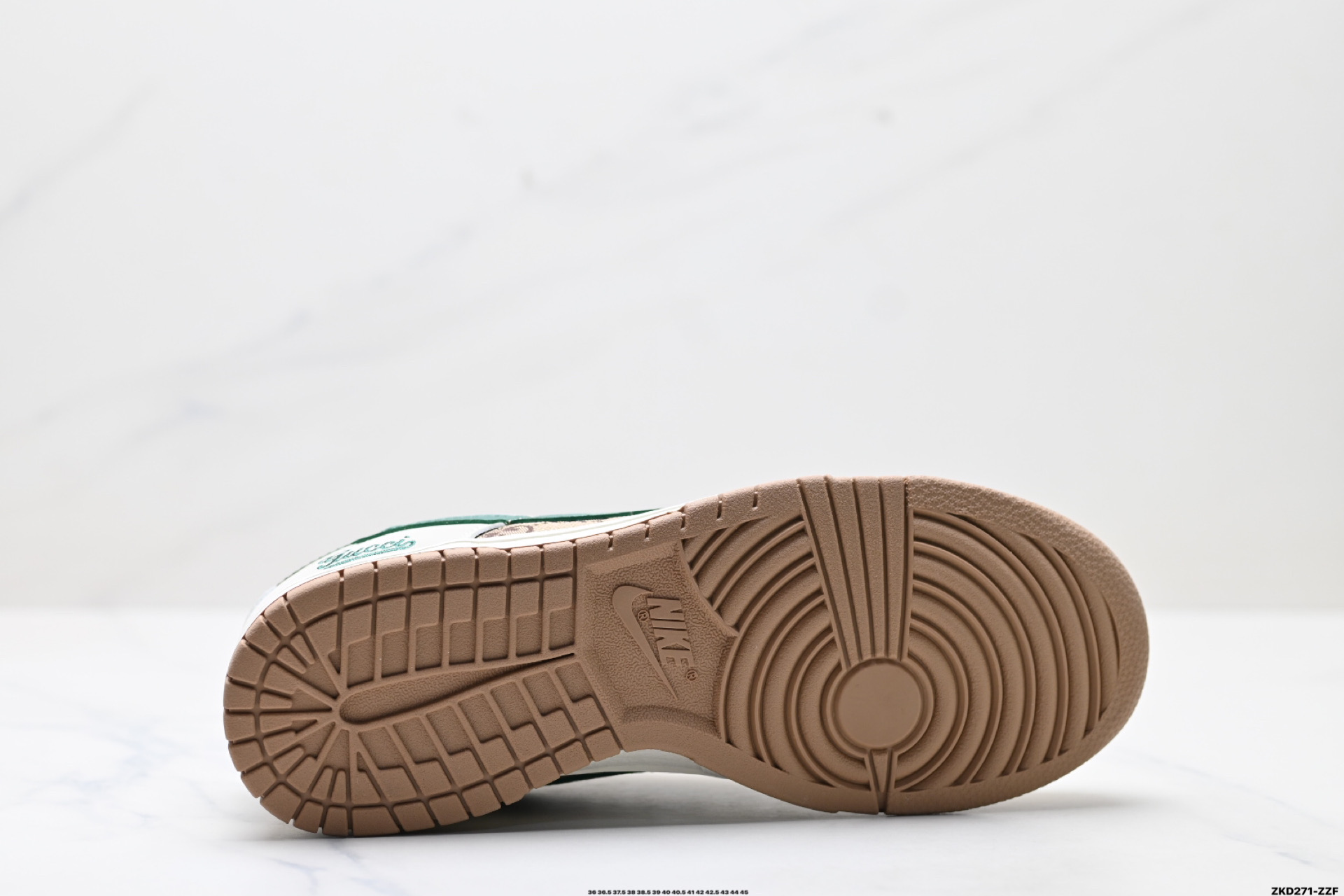 NK Dunk Low Retro “DIY高端定制” 低帮休闲运动板鞋  KK1688-091