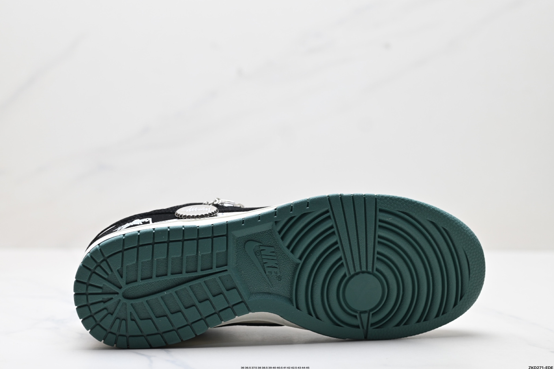 280 NK Dunk Low Retro “DIY高端定制” 低帮休闲运动板鞋  KK1333-035