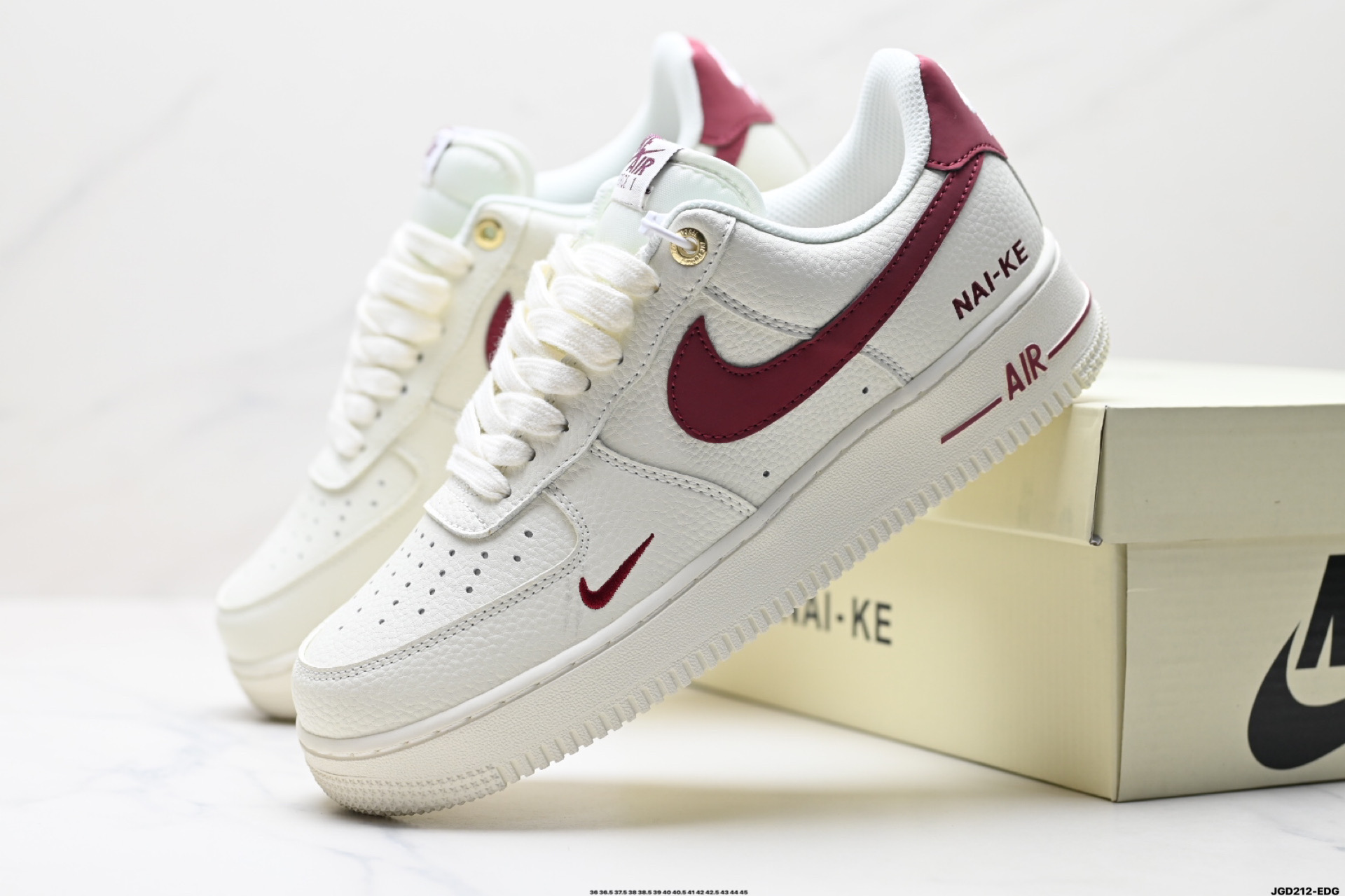 190 NIKE AIR FORCE 1‘07 NK0621-911