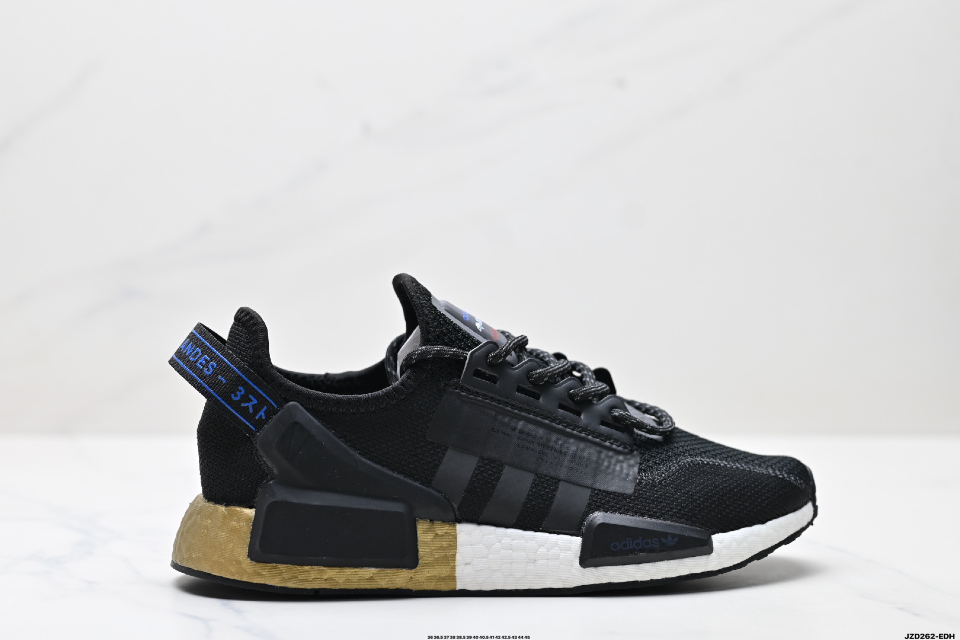 150 AD Boost NMD R1 经典跑鞋系列全新配色 弹力针织鞋面 FV3642