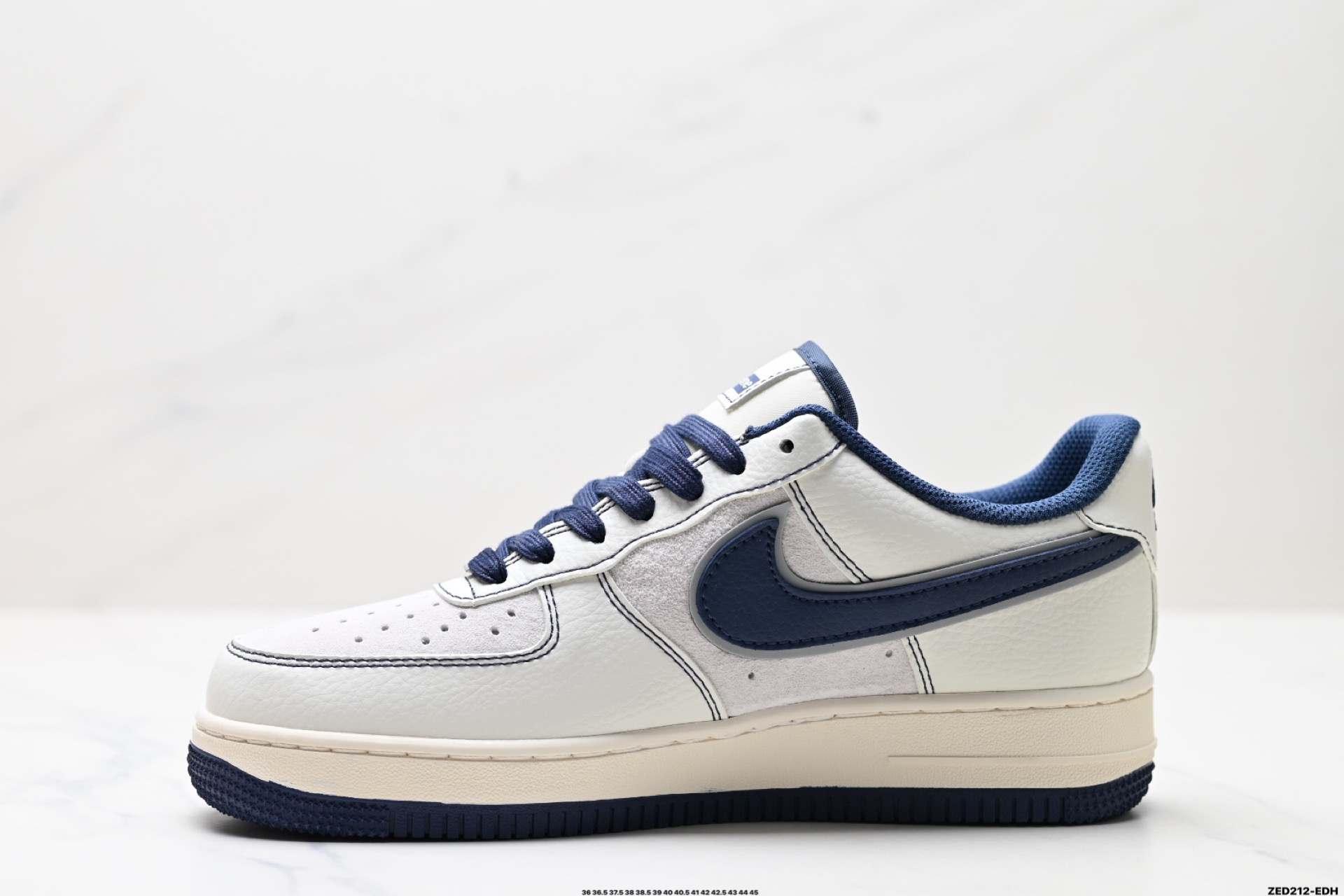 270 NIKE AIR FORCE 1‘07  XZ6188-019