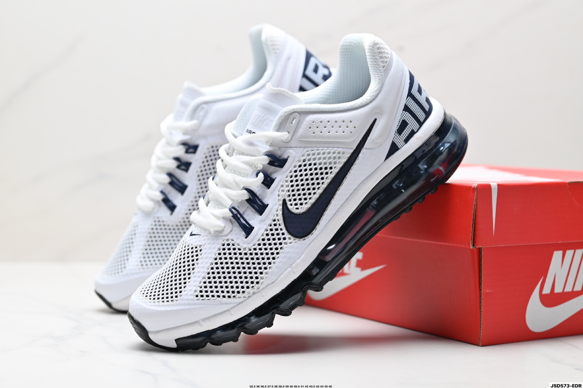 Nike Air Max 2013 联名气垫跑鞋 整体依旧以Stussy标志性的麻布编织材质覆盖  HF3660-101