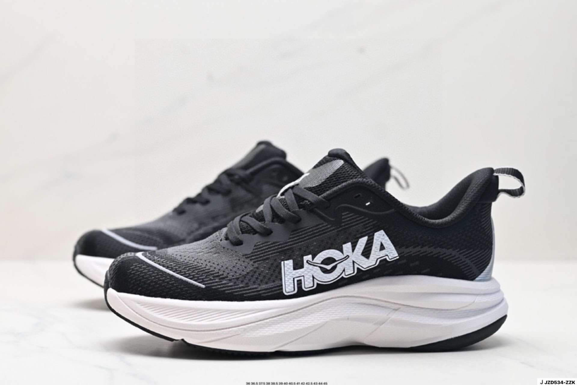 💰125公司级✅小红书推荐M SKYFLOW
全新配色 这个品牌来自于新西兰的毛利语,HOKA表示大地,ONE ONE表示飞越,连起来就是飞越地平线,ONE ONE不是读作“万万”,正确读法是“欧尼欧尼”。 HOKA在超厚中底方面的积累,让它跑在了其他厂商的前面,推出的跑鞋以缓震和轻量的优势,得到,众多跑者的青睐
货号:1155111
尺码:36 36.5 37.5 38 38.5 39 40 40.5 41 42 42.5 43 44 45