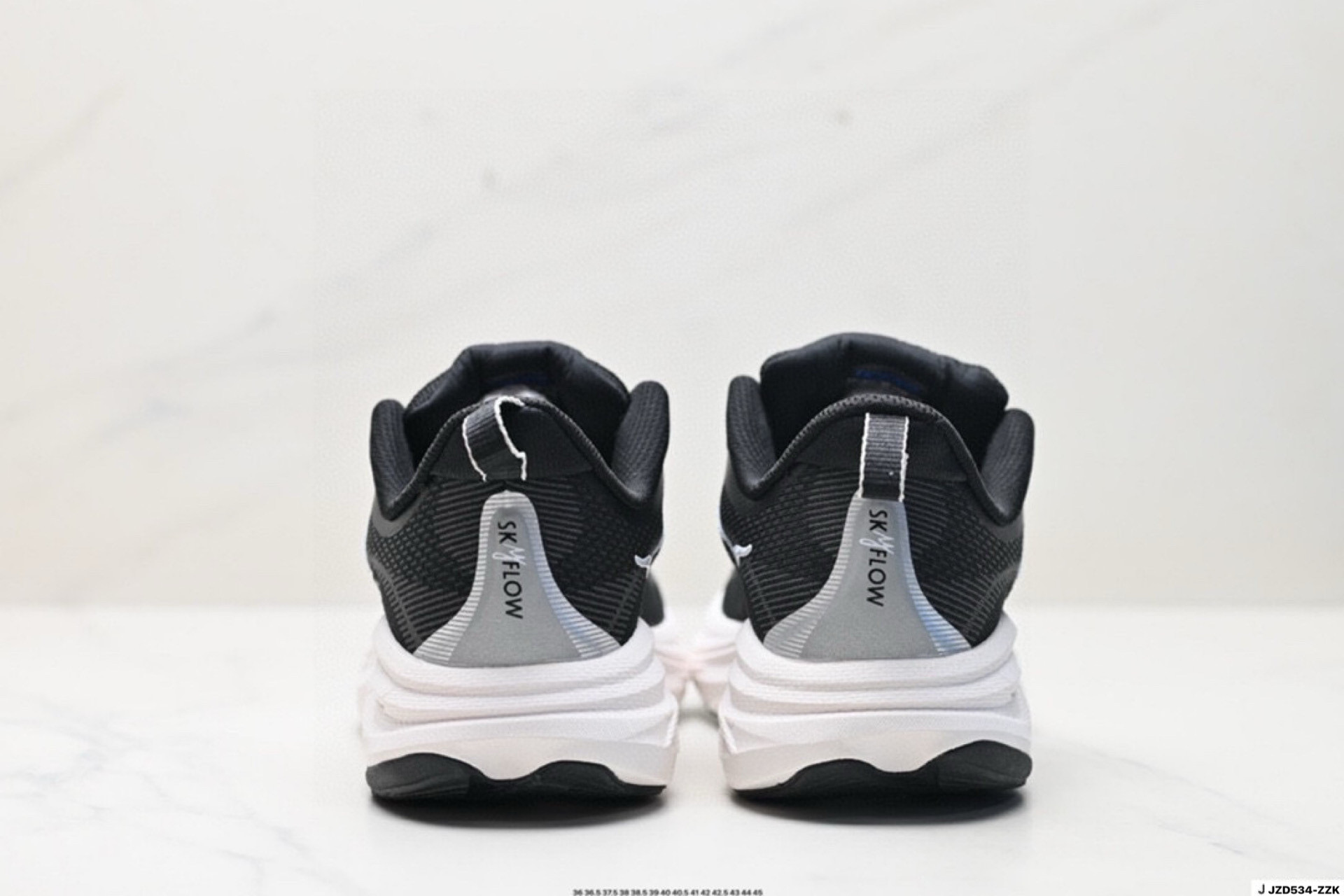 💰125公司级✅小红书推荐M SKYFLOW
全新配色 这个品牌来自于新西兰的毛利语,HOKA表示大地,ONE ONE表示飞越,连起来就是飞越地平线,ONE ONE不是读作“万万”,正确读法是“欧尼欧尼”。 HOKA在超厚中底方面的积累,让它跑在了其他厂商的前面,推出的跑鞋以缓震和轻量的优势,得到,众多跑者的青睐
货号:1155111
尺码:36 36.5 37.5 38 38.5 39 40 40.5 41 42 42.5 43 44 45