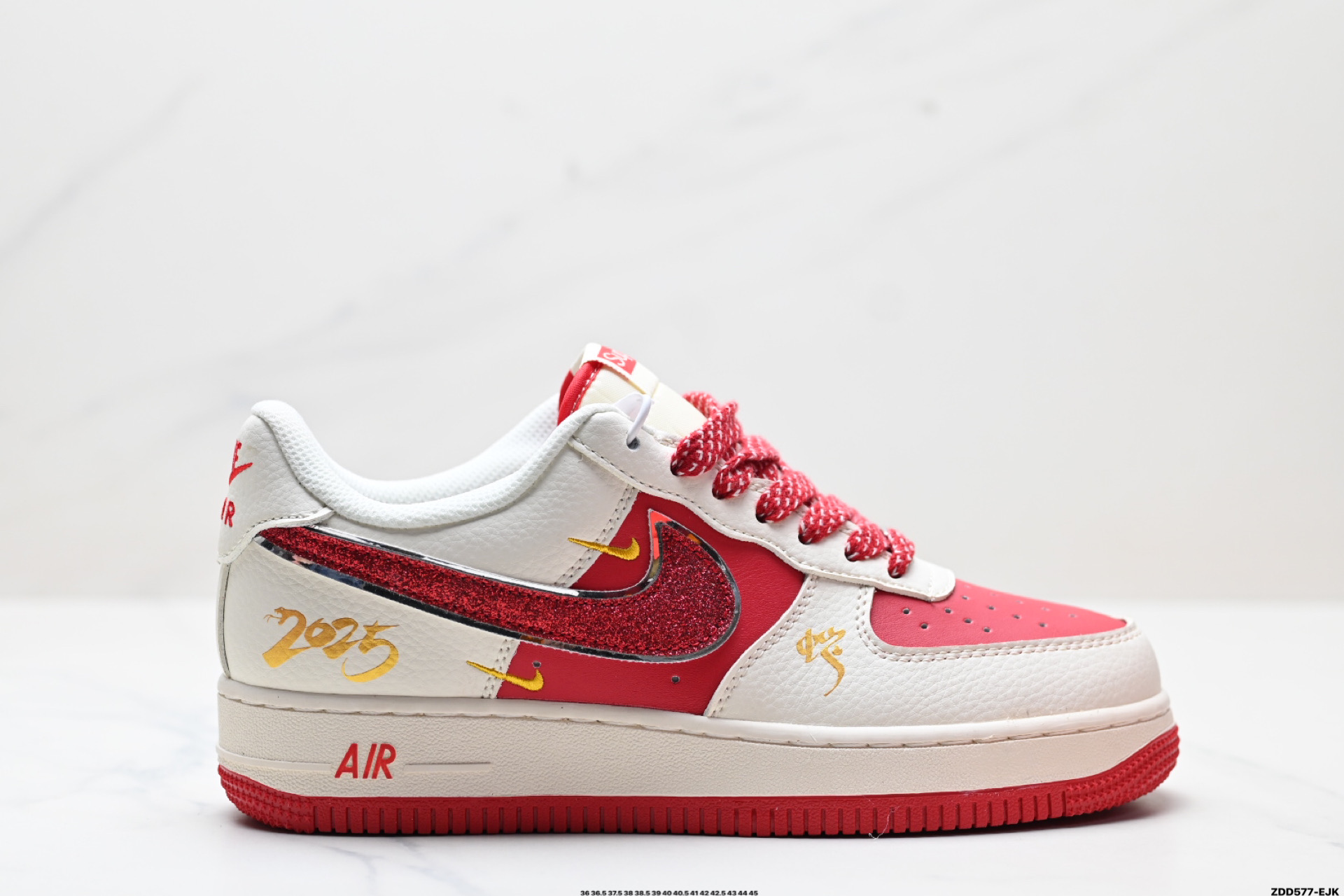 \n公司级NIKE AIR FORCE ‘0 LV\n原楦头原纸板 打造纯正低帮空军版型\n专注外贸渠道 全掌内置蜂窝气垫 \n原盒配件 原厂中底钢印、拉帮完美 \n货号:QY-0\nSize: . .  .   .   .    \nID:ZDD-EJK