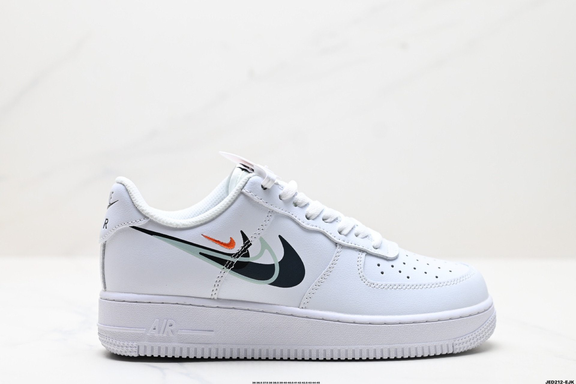 \n公司级耐克Nike Air Force “0空军一号低帮百搭休闲运动板鞋。柔软、弹性十足的缓震性能和出色的中底设计，横跨复古与现代的外型结合，造就出风靡全球三十多年的Force 。\n货号:НM-00\n尺码: . .  .   .   .   \nID:JED-EJK