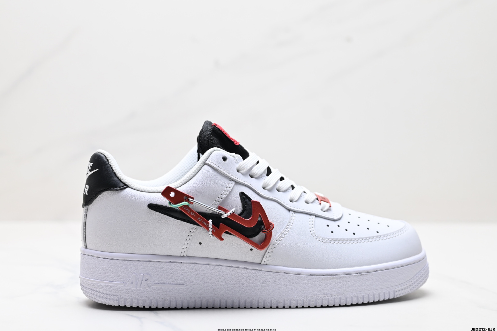 \n公司级耐克Nike Air Force “0空军一号低帮百搭休闲运动板鞋。柔软、弹性十足的缓震性能和出色的中底设计，横跨复古与现代的外型结合，造就出风靡全球三十多年的Force 。\n货号:НM-00\n尺码: . .  .   .   .   \nID:JED-EJK