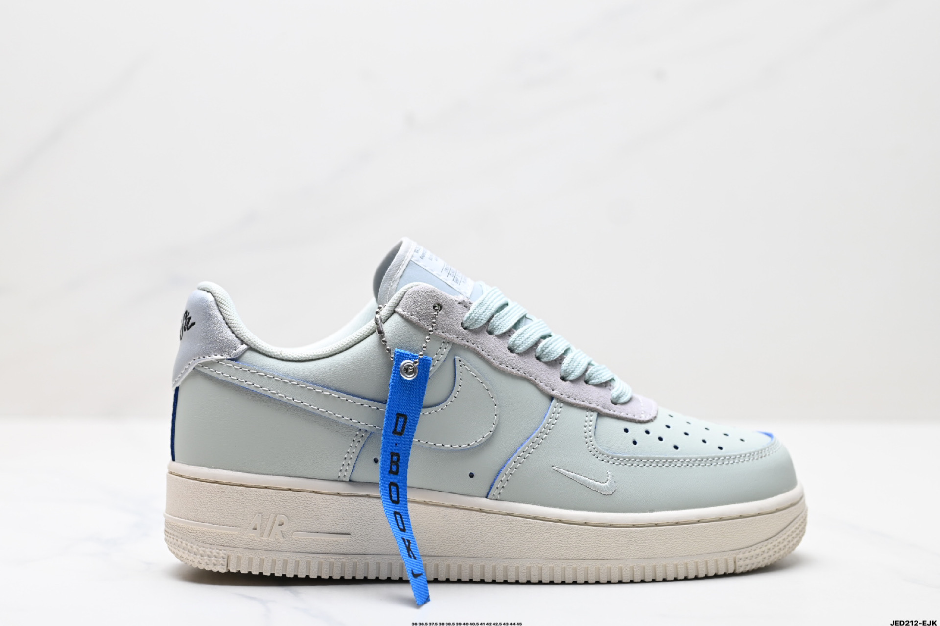 \n公司级耐克Nike Air Force “0空军一号低帮百搭休闲运动板鞋。柔软、弹性十足的缓震性能和出色的中底设计，横跨复古与现代的外型结合，造就出风靡全球三十多年的Force 。\n货号:НM-00\n尺码: . .  .   .   .   \nID:JED-EJK