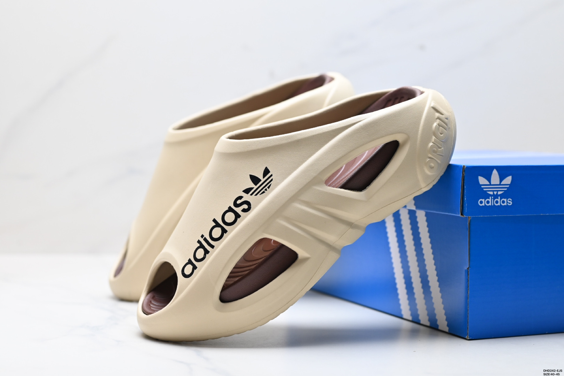Adidas 阿迪达斯 透气舒适 防滑拖鞋