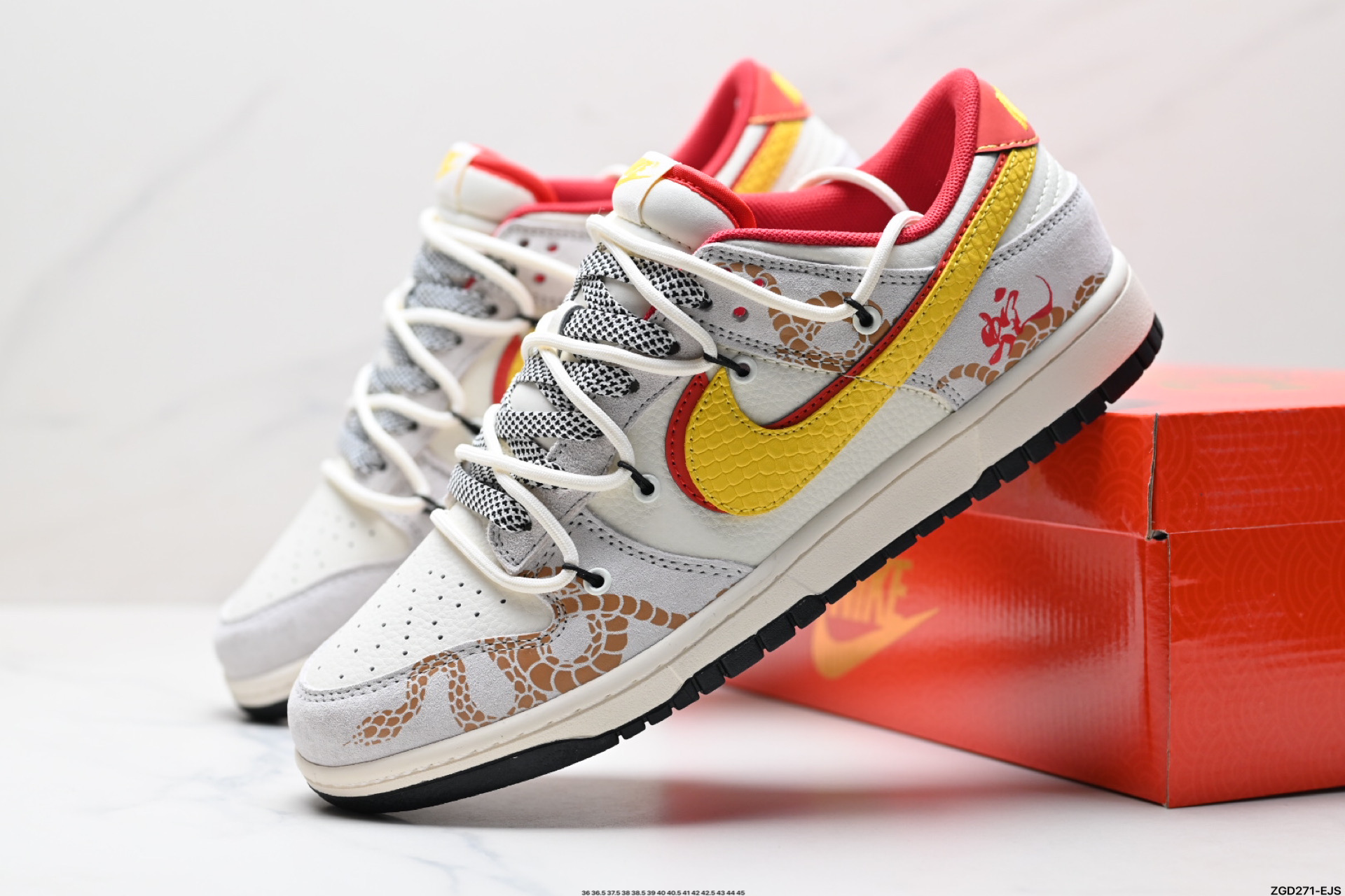 NK Dunk Low Retro “DIY高端定制” 低帮休闲运动板鞋  SJ2068-315
