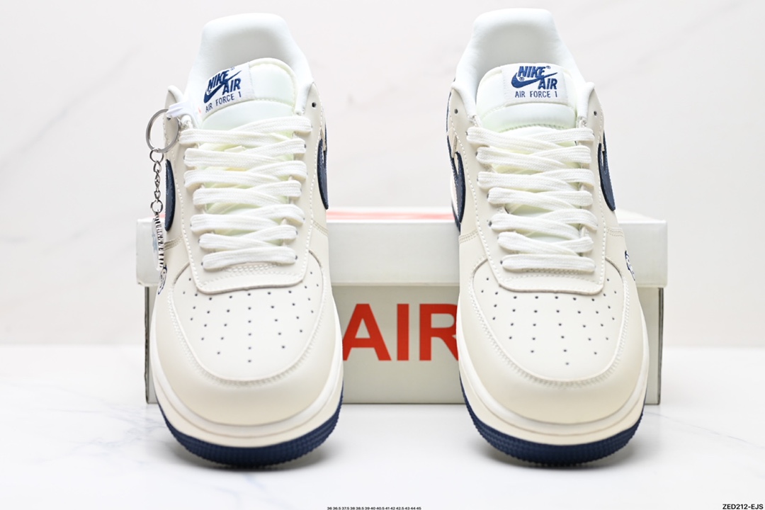 NIKE AIR FORCE 1‘07  DF0188-037