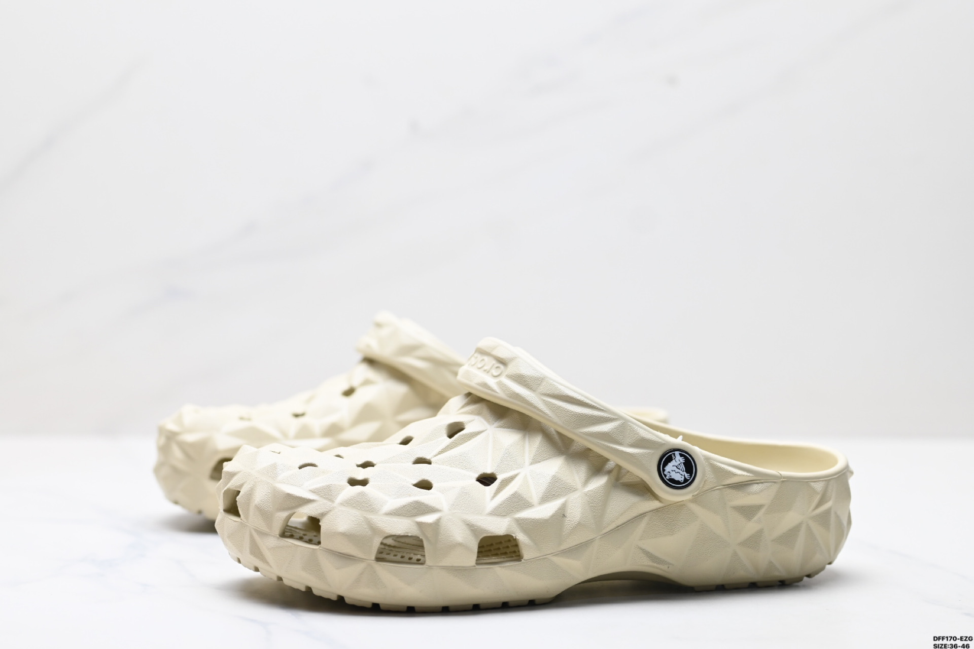 🈴💰55
公司级✅Crocs卡骆驰 EVA 榴莲洞洞鞋
一体成型 室外沙滩涉水休闲运动拖鞋
时尚舒适 高品质洞洞鞋 脚感出色
夏季必备单品 出行必备
ID:DFF170-EZG