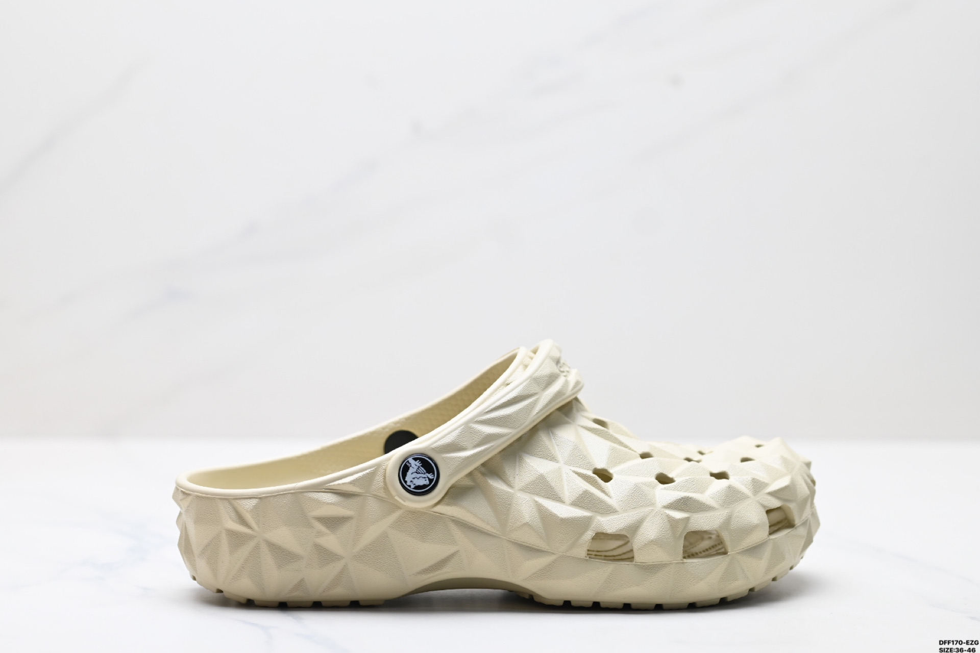 🈴💰55
公司级✅Crocs卡骆驰 EVA 榴莲洞洞鞋
一体成型 室外沙滩涉水休闲运动拖鞋
时尚舒适 高品质洞洞鞋 脚感出色
夏季必备单品 出行必备
ID:DFF170-EZG