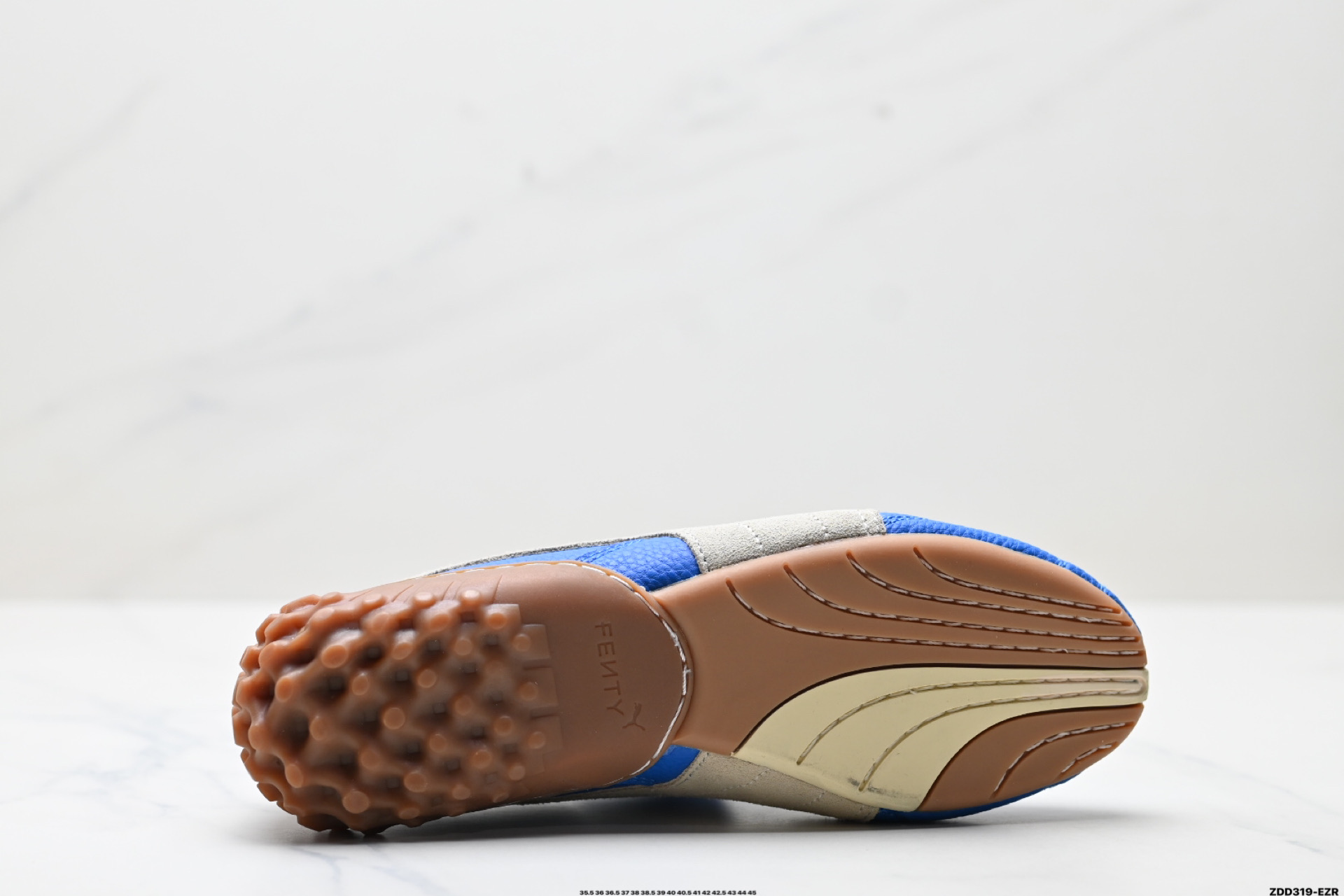 240 FENTY × PUMA AVANTI LS舒适简约 耐磨透气低帮 板鞋 404191-02