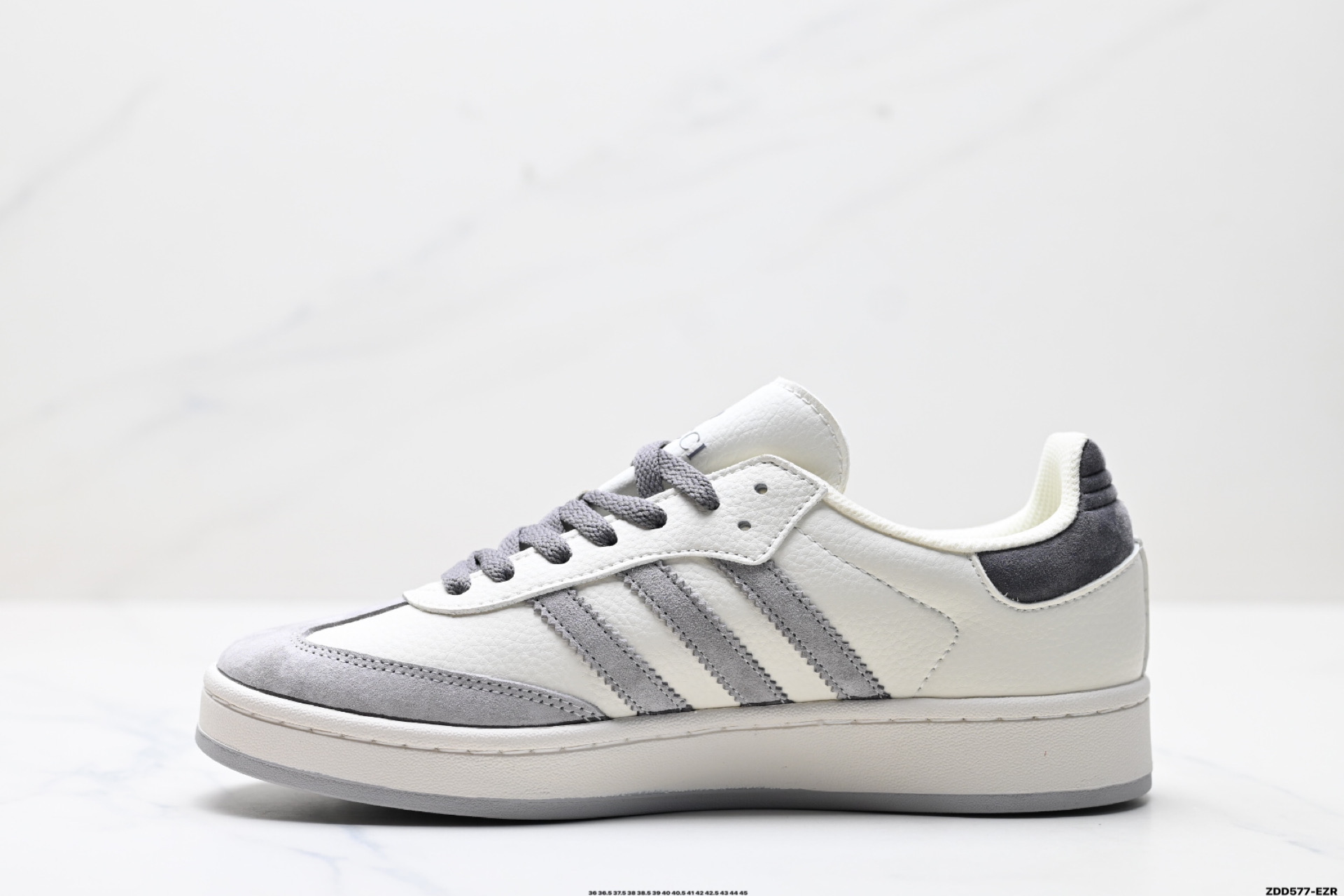 240 Adidas Originals Samba OG 桑巴舞系列 阿迪达斯 三叶草绅士德训足球风百搭低帮休闲运动板鞋 LJ9904