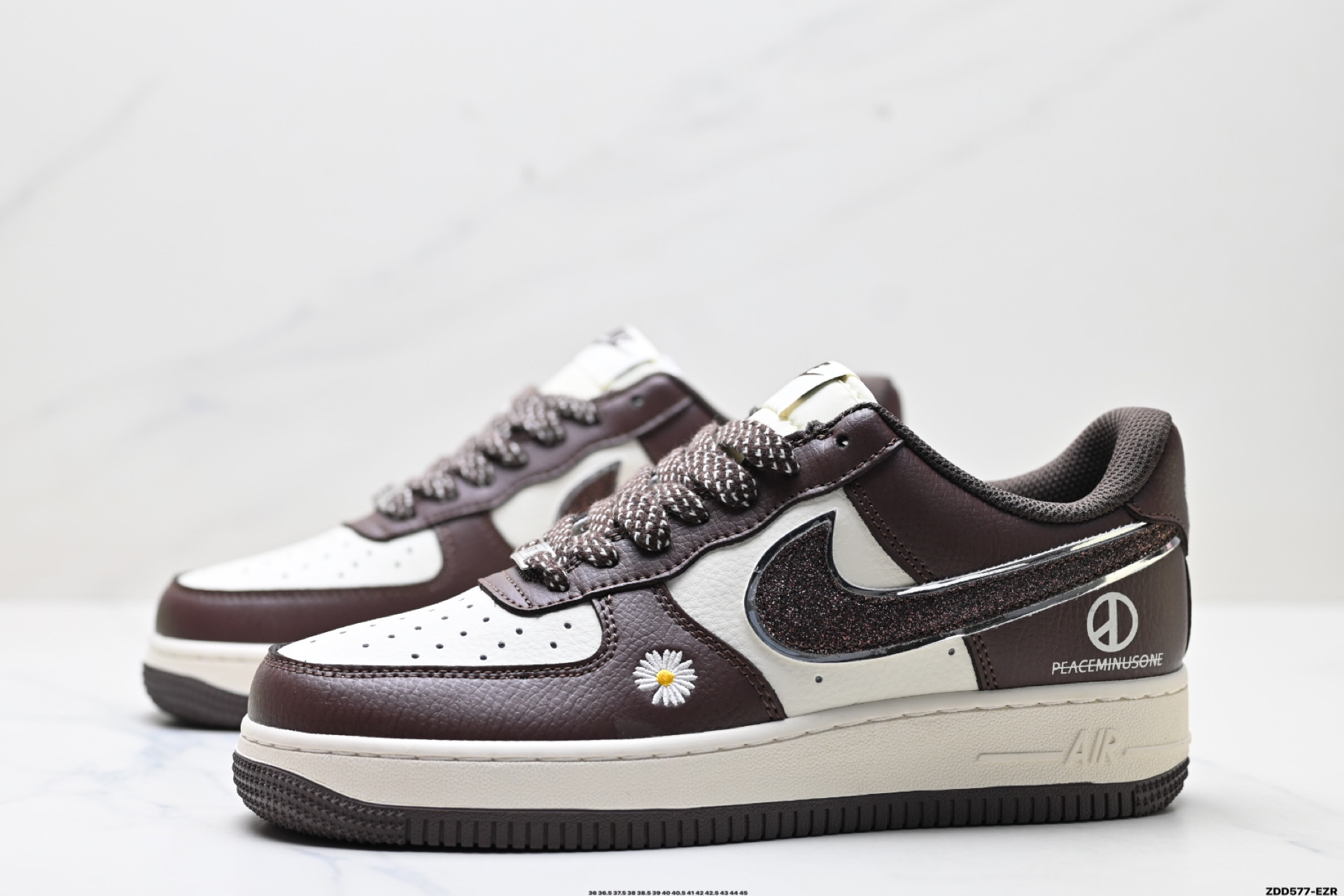240 NIKE AIR FORCE 1‘07 LV8   QY6818-613