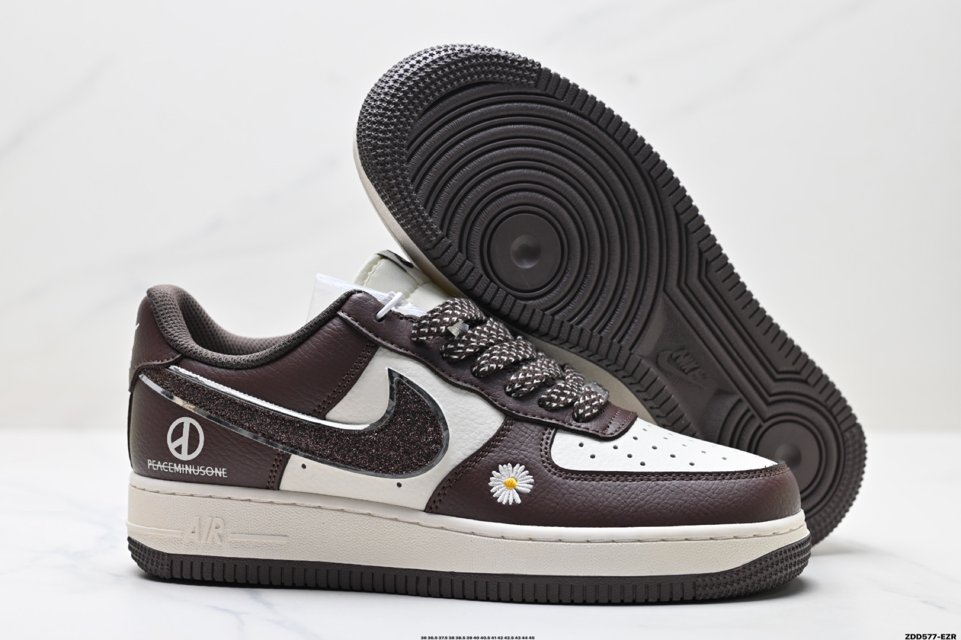 240 NIKE AIR FORCE 1‘07 LV8   QY6818-613