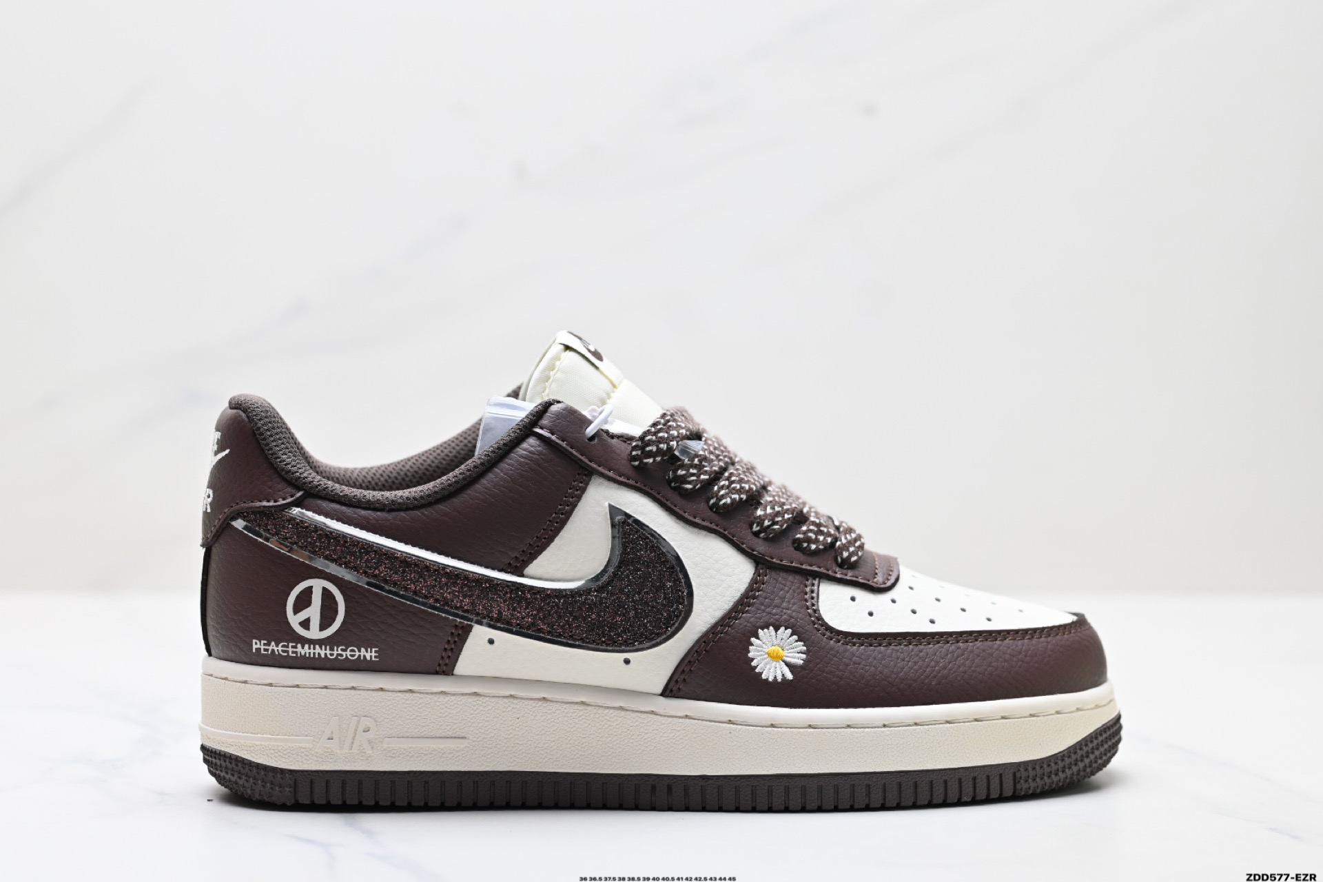 240 NIKE AIR FORCE 1‘07 LV8   QY6818-613