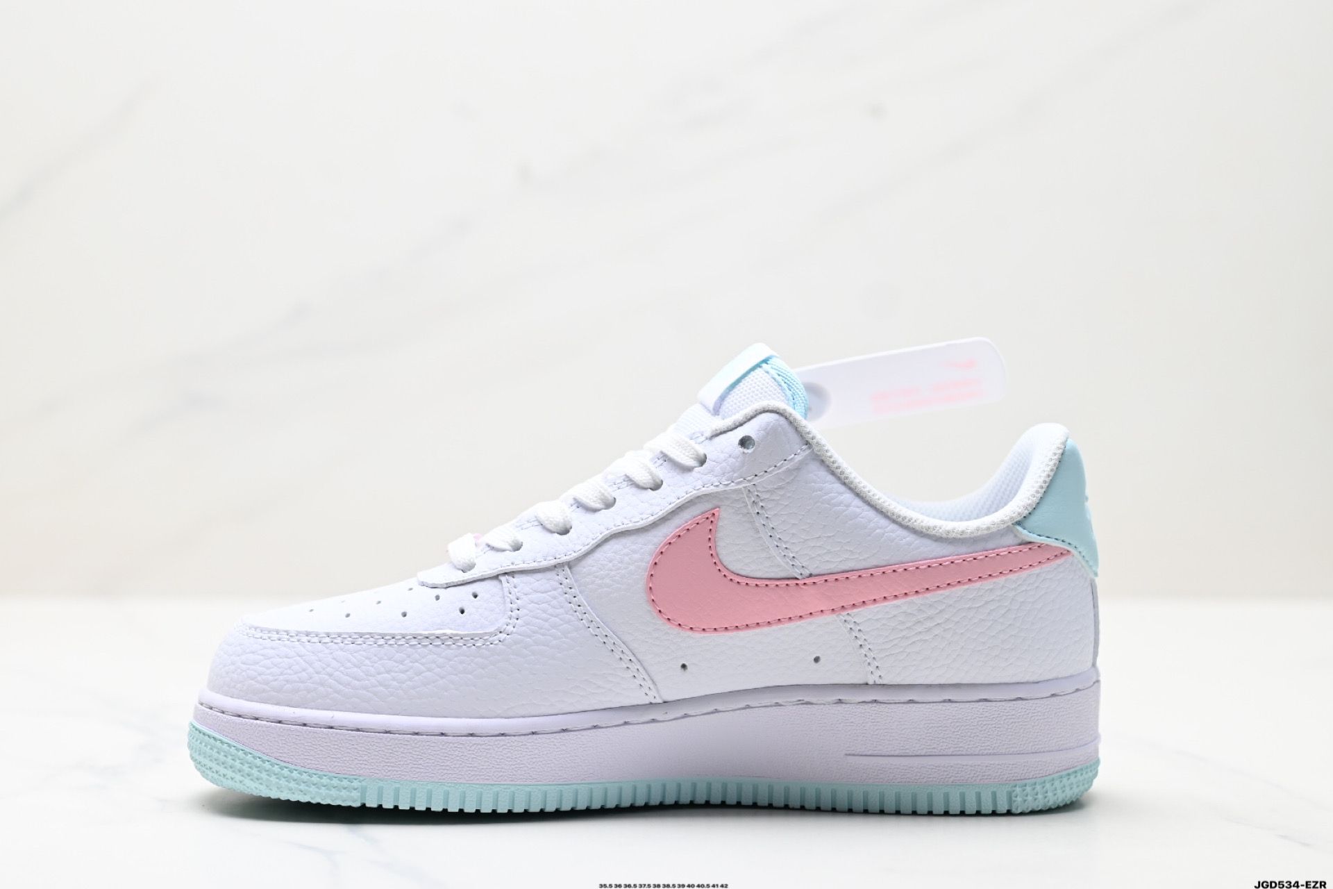 190 NIKE AIR FORCE 1‘07 LV8    IH0640-161