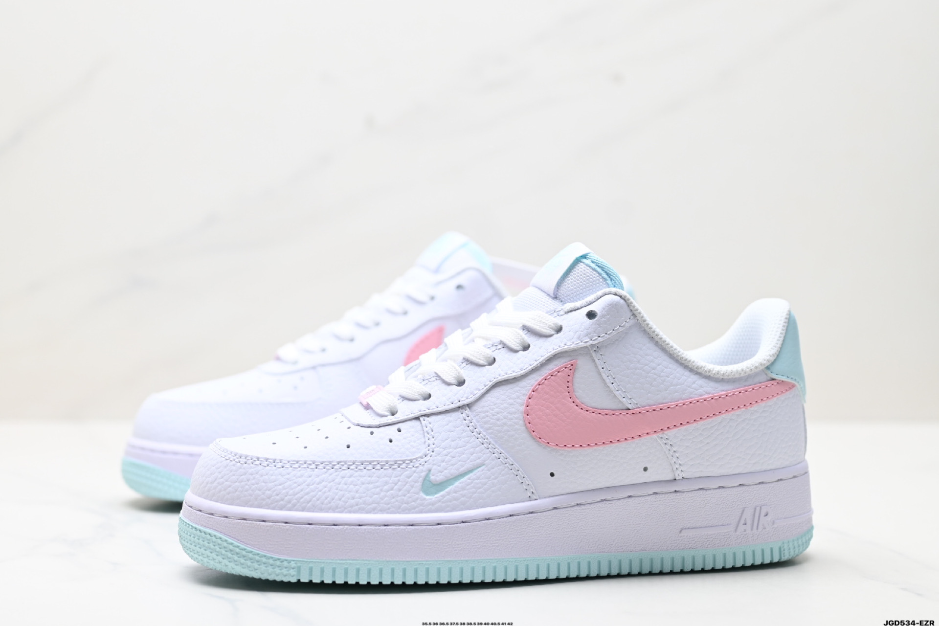 190 NIKE AIR FORCE 1‘07 LV8    IH0640-161