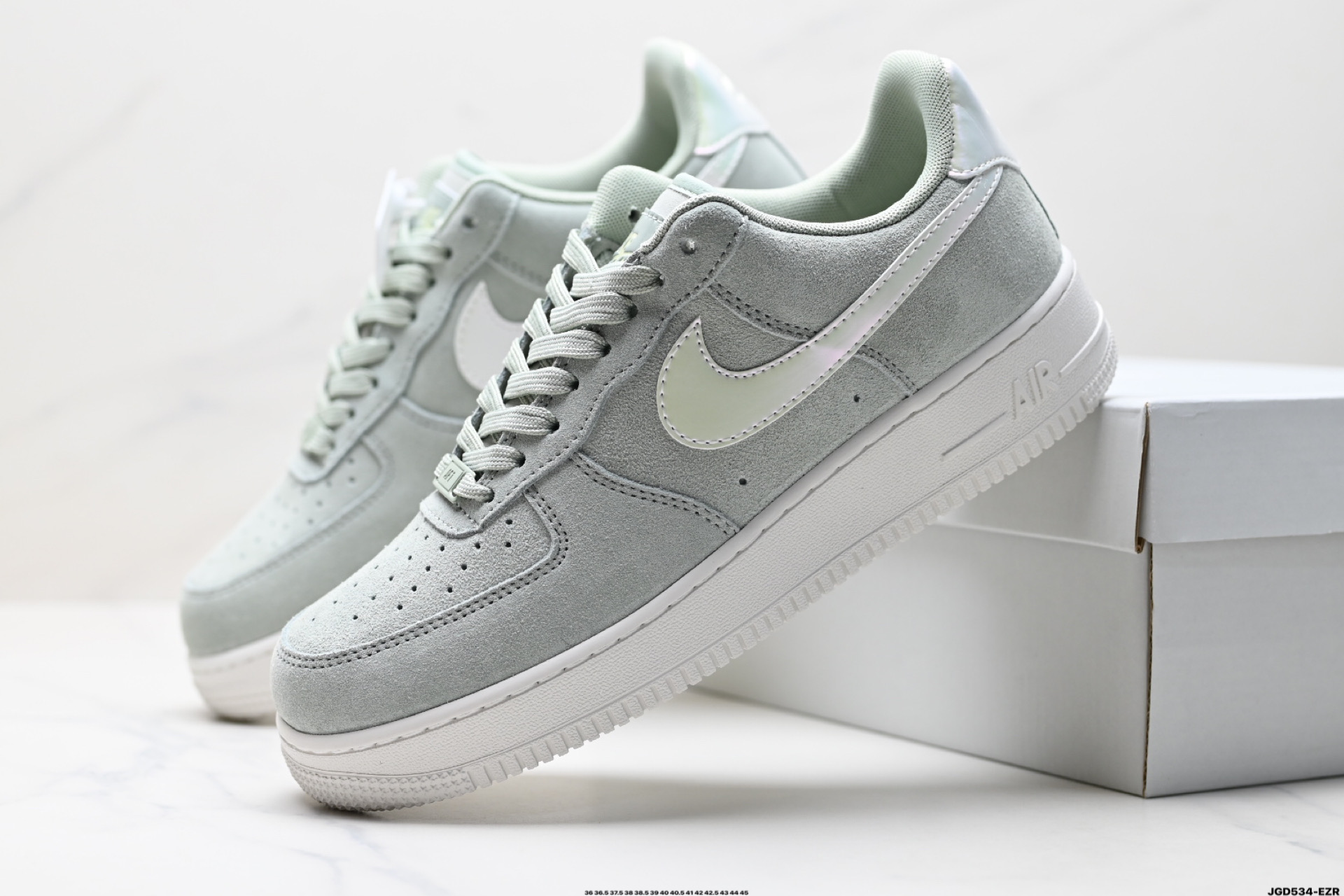 190 NIKE AIR FORCE 1‘07 LV8   HJ4401-300